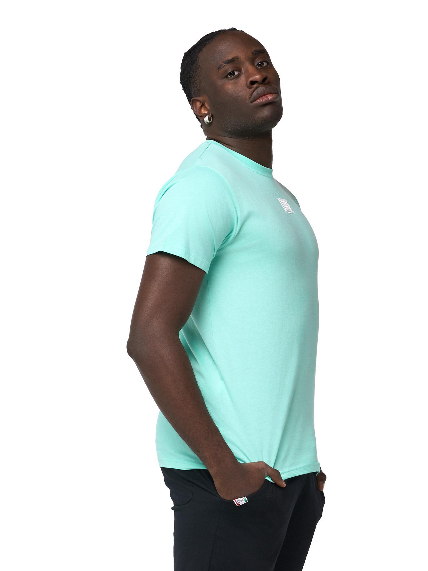 Completo set da uomo composto da t-shirt e pantaloncini Leone Basic 3/8