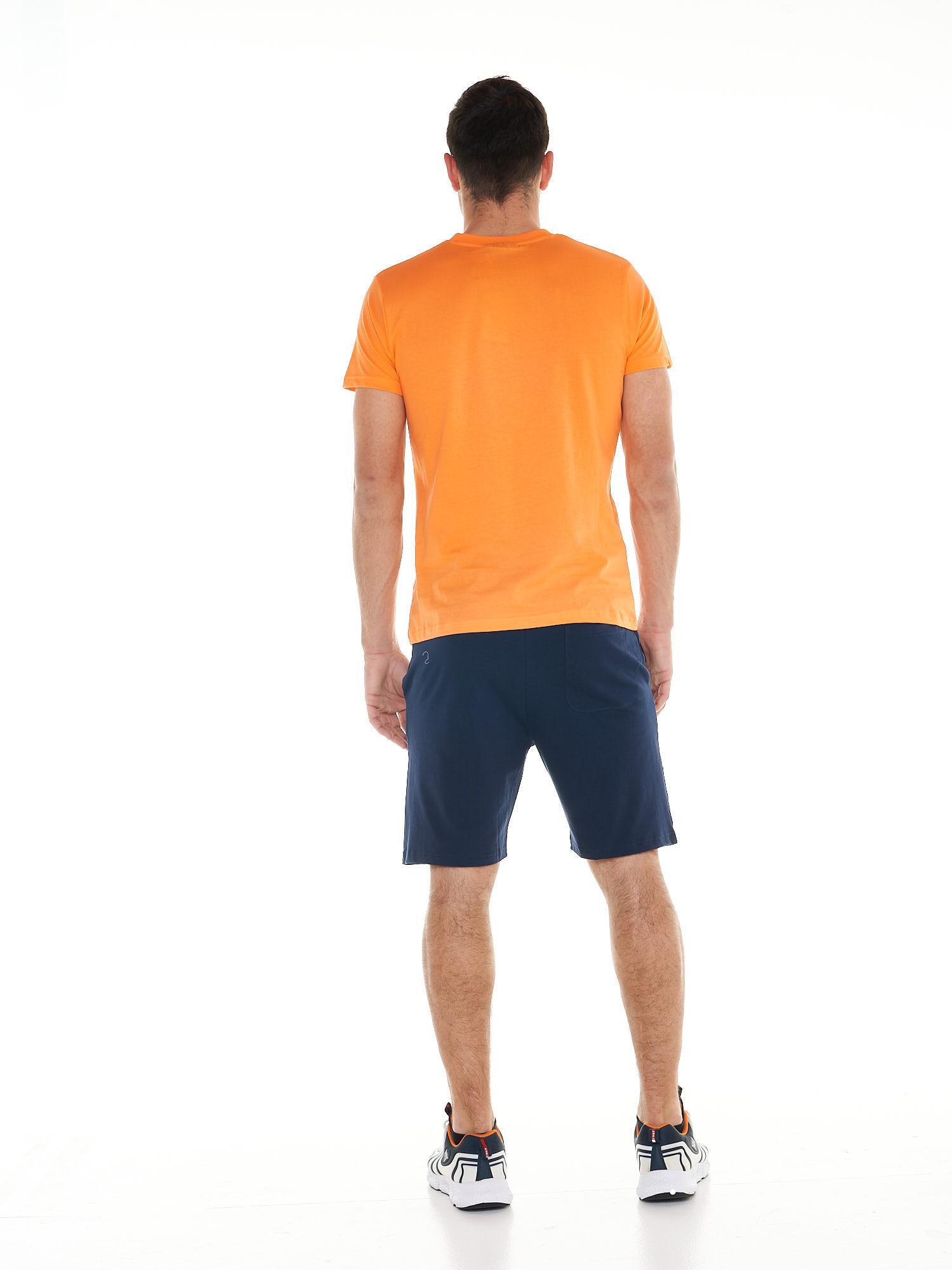 Completo set da uomo composto da t-shirt e pantaloncini Leone Basic 4/8