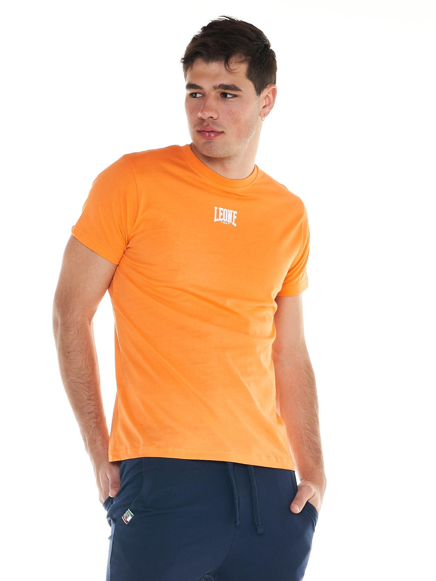 Completo set da uomo composto da t-shirt e pantaloncini Leone Basic 3/8