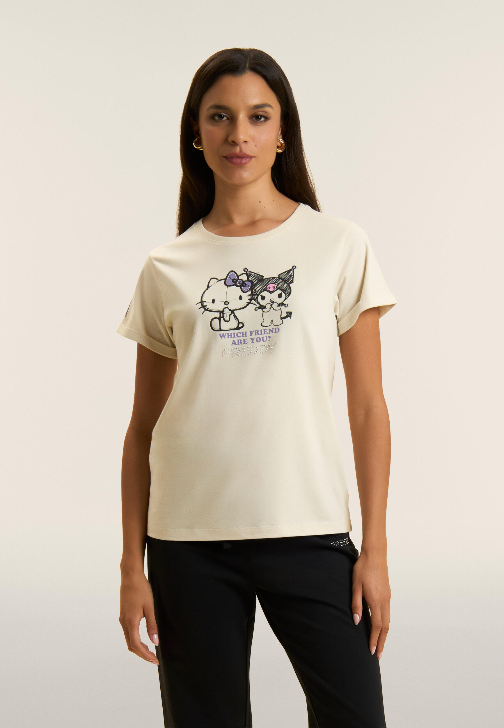 T-shirt Hello Kitty & Kuromi con stampa frontale 2/4