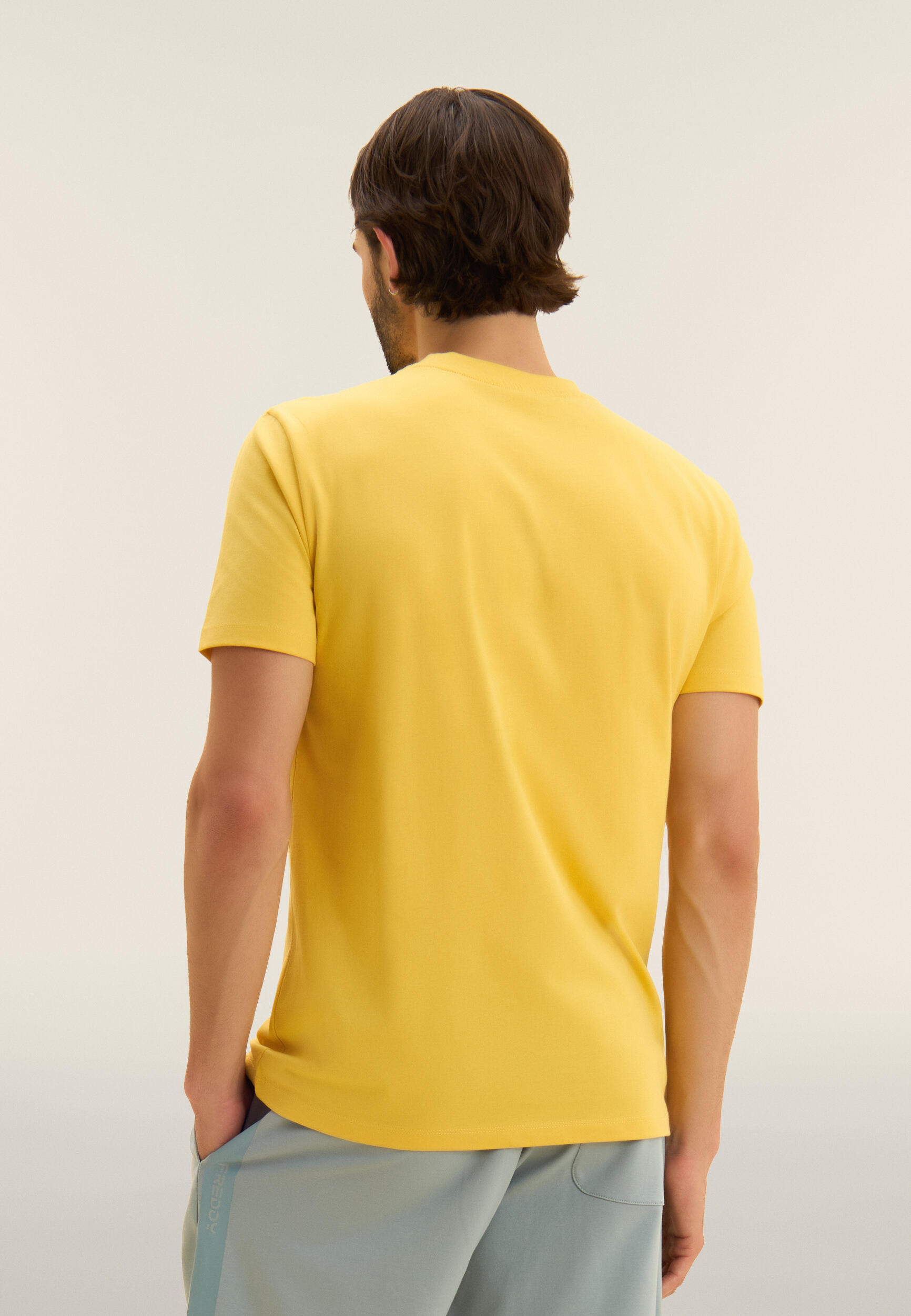 T-shirt in jersey con stampa logo tono su tono 3/4