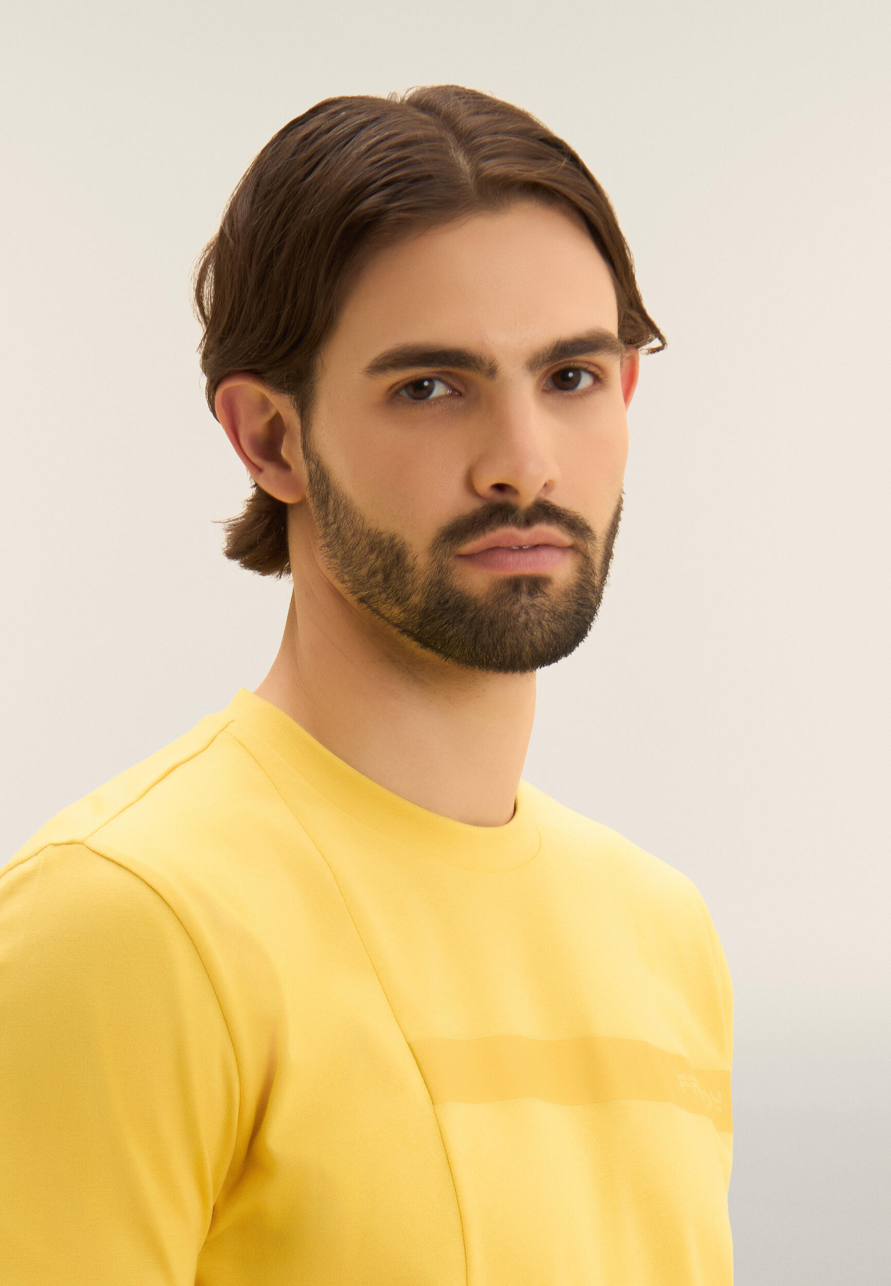 T-shirt in jersey con stampa logo tono su tono 4/4