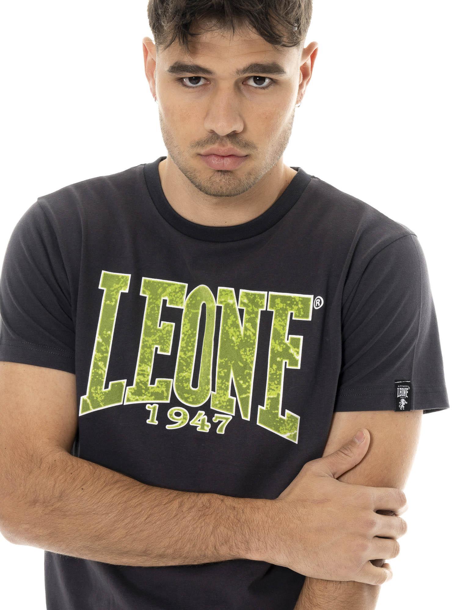 Heren T-shirt met korte mouwen van katoen met New Era 1947 Leone flockprint. 5/5