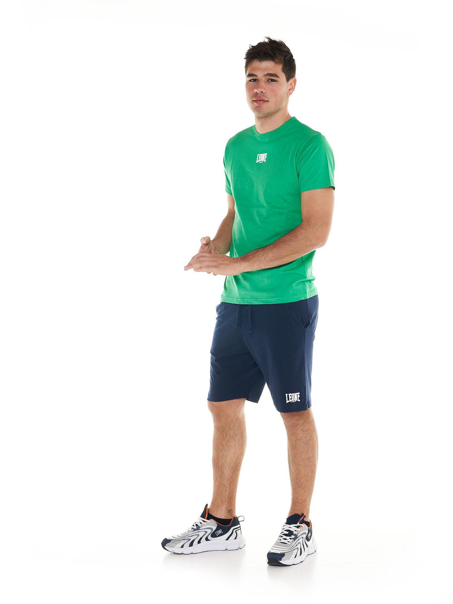 Completo set da uomo composto da t-shirt e pantaloncini Leone Basic 3/8