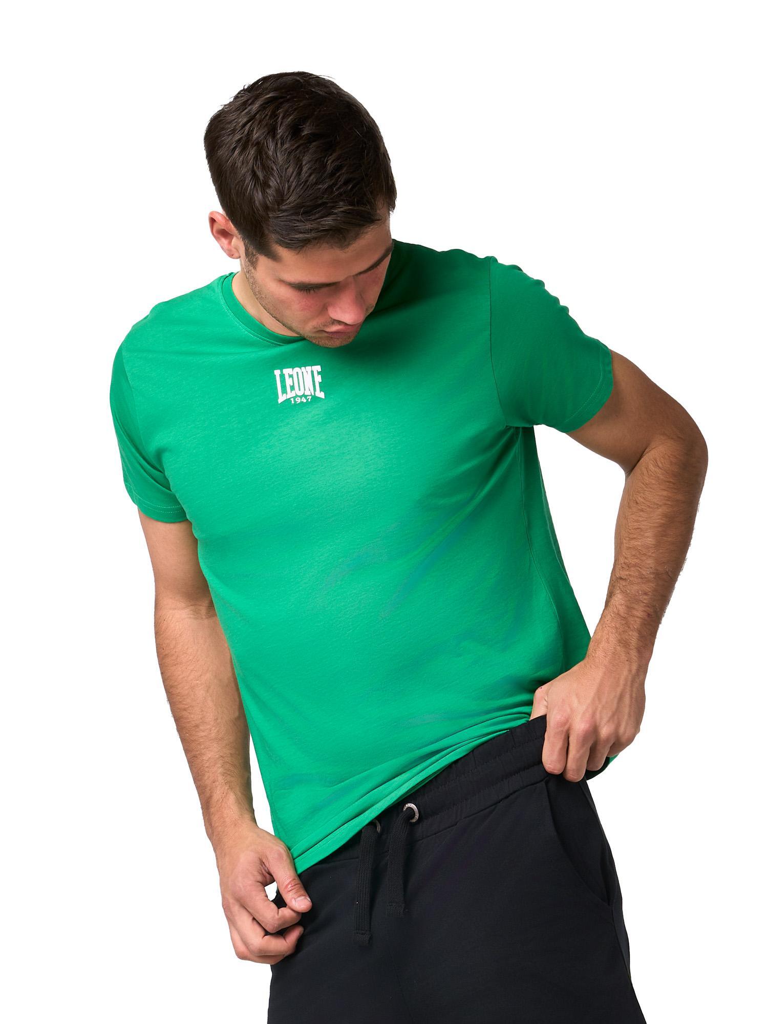 Conjunto masculino completo composto por camiseta e shorts Leone Basic 5/8