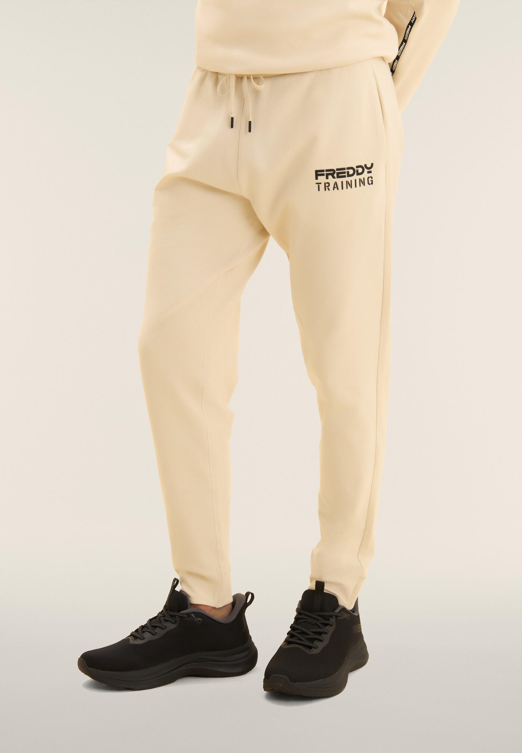 Pantalón ceñido recortado con bajo de canalé 2/4