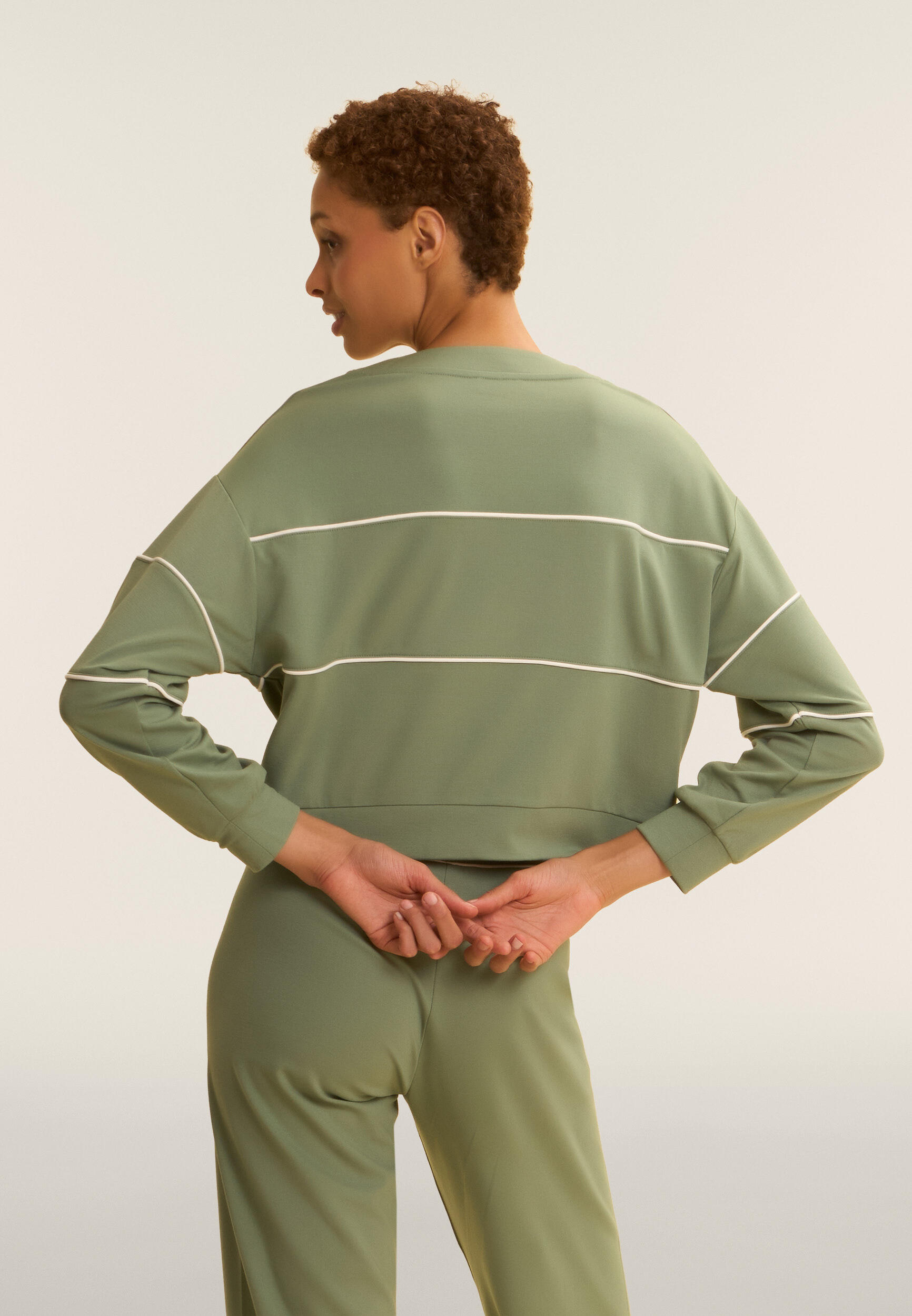 Felpa Comfort fit Cropped con Maxi Logo Ricamato 3/4