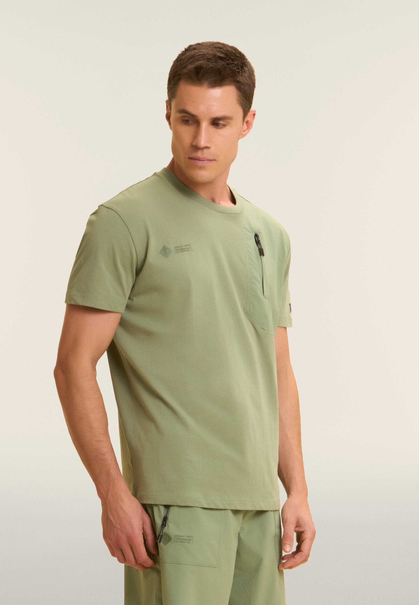 T-shirt Comfort con Taschino e Inserti Rip-Stop 2/4
