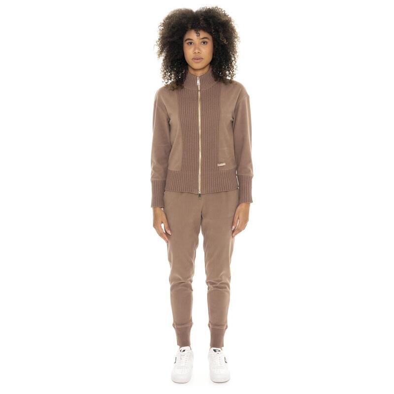 520f8498-ff25-4dc5-b3bc-c9e6254b8733_c27