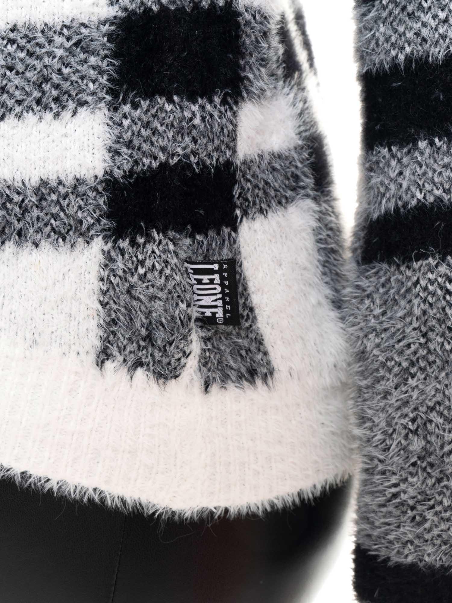 Pull à carreaux Leone 1947 Glam Winter pour femme, col rond, avec étiquette logo 3/5