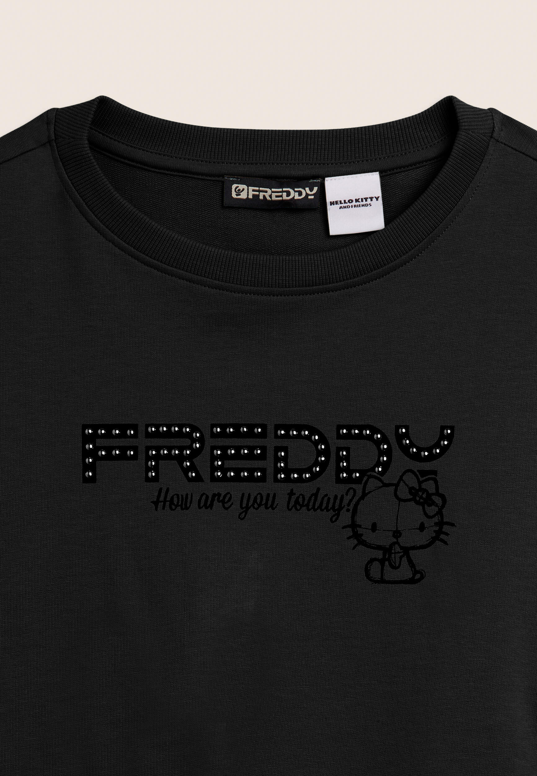 Sweat-shirt court à col rond avec logo Hello Kitty à clous 5/5