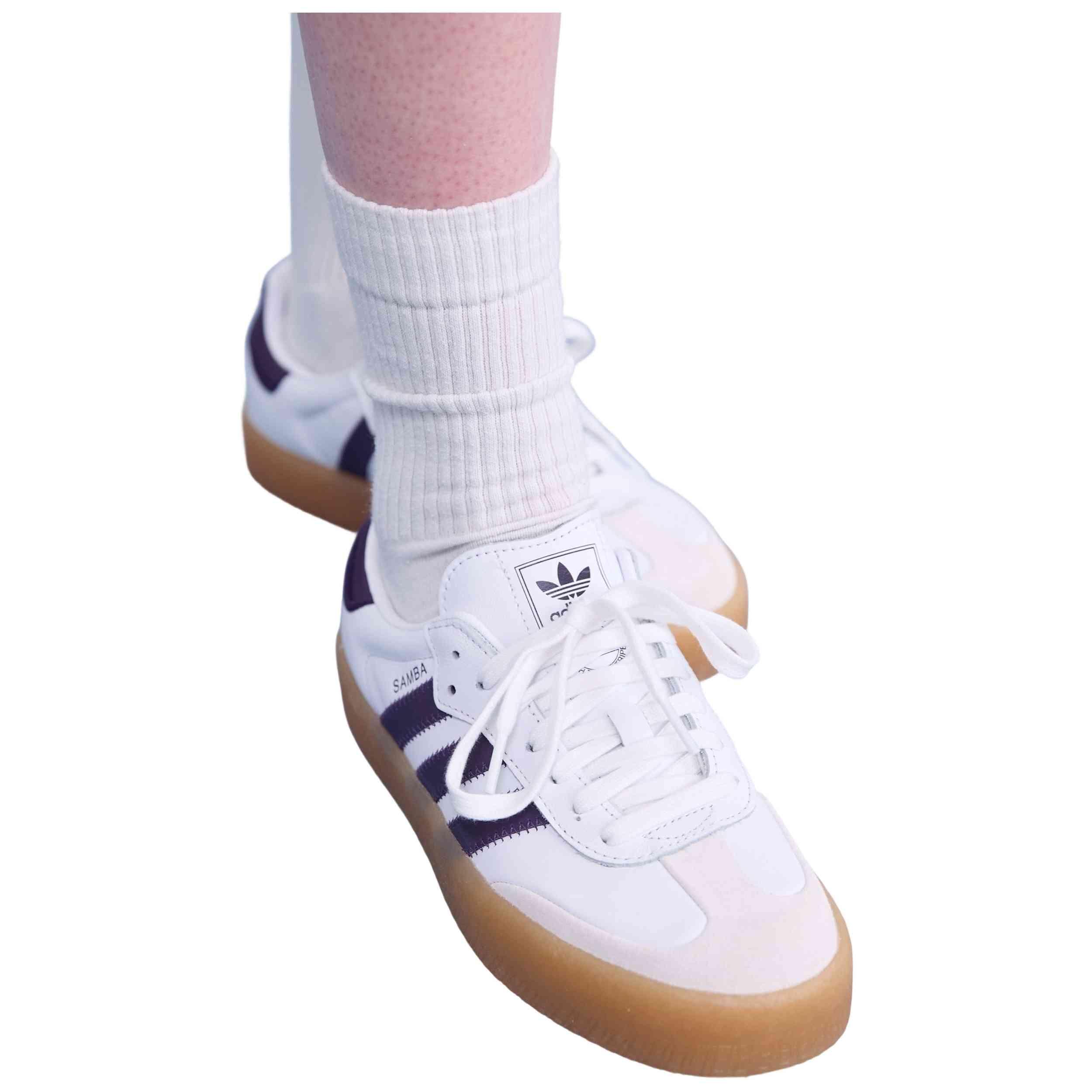 Scarpe Adidas modello JS3941 per donne 2/4