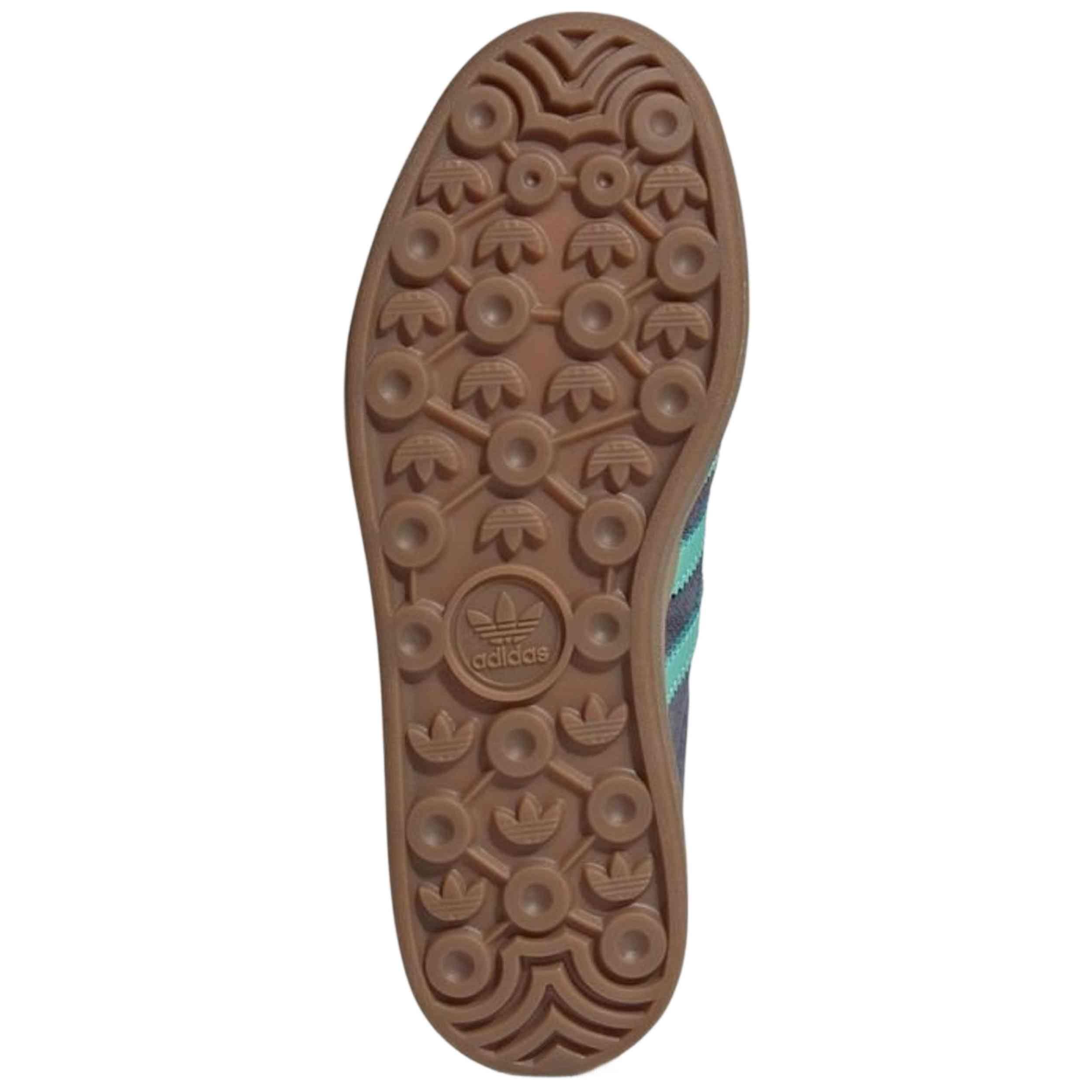 Scarpe Adidas modello JQ6437 per donne 3/4