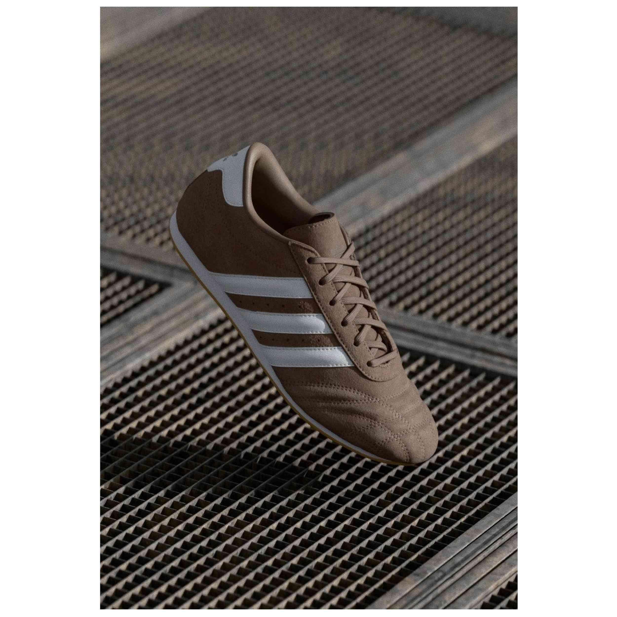 Baskets Adidas modèle JP8137 pour unisexe enfants 3/3