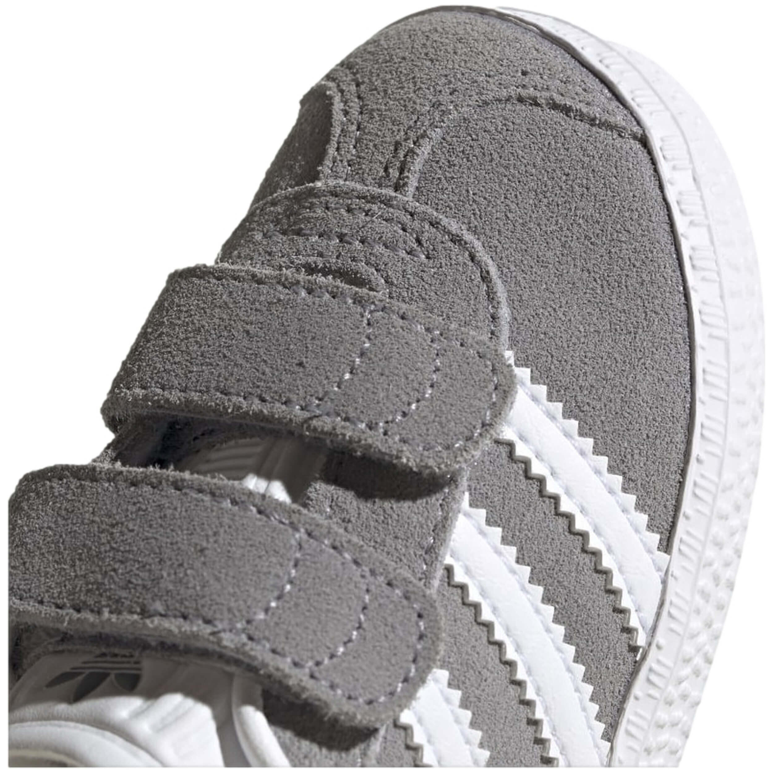 Zapatillas Adidas modelo FW0713 para bebe 3/4