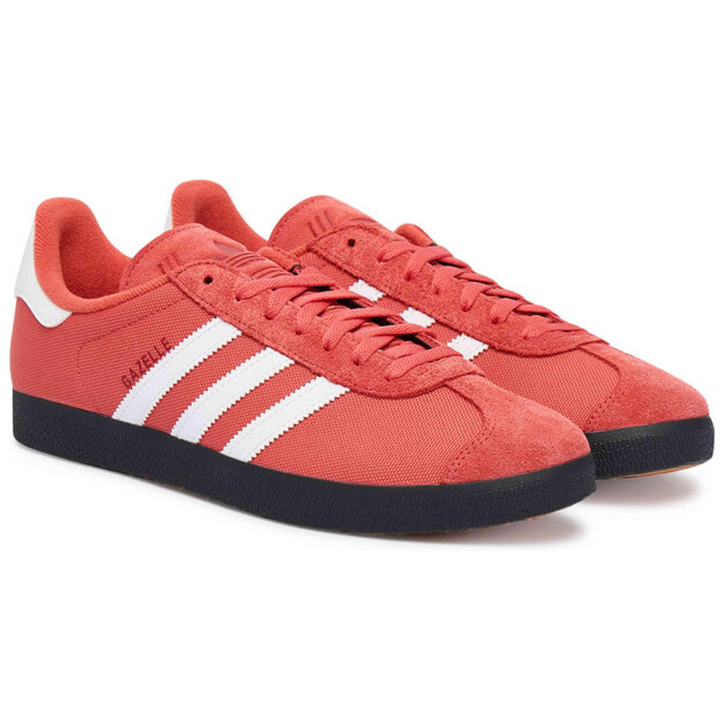 Scarpe Adidas modello JR6295 per donne 2/5