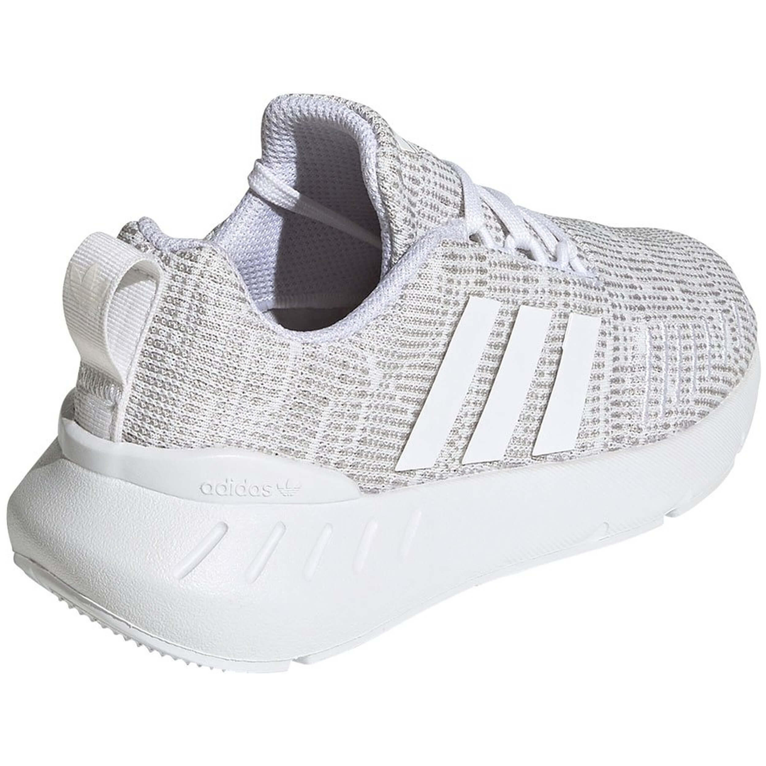 Zapatillas Adidas modelo GY3009 para niños unisex 4/5