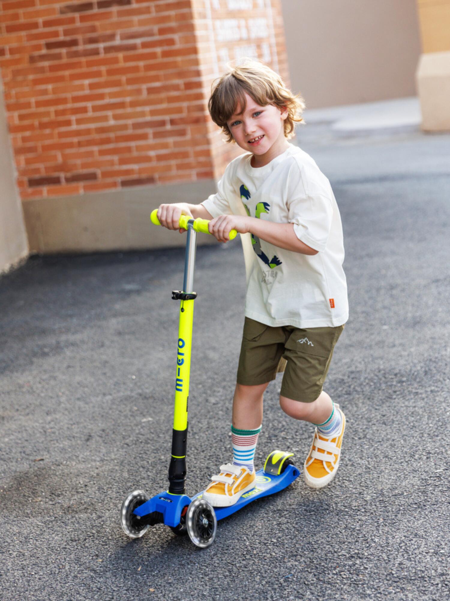 Trottinette enfant Maxi  Deluxe pliable Néon  Canari LED 6/6