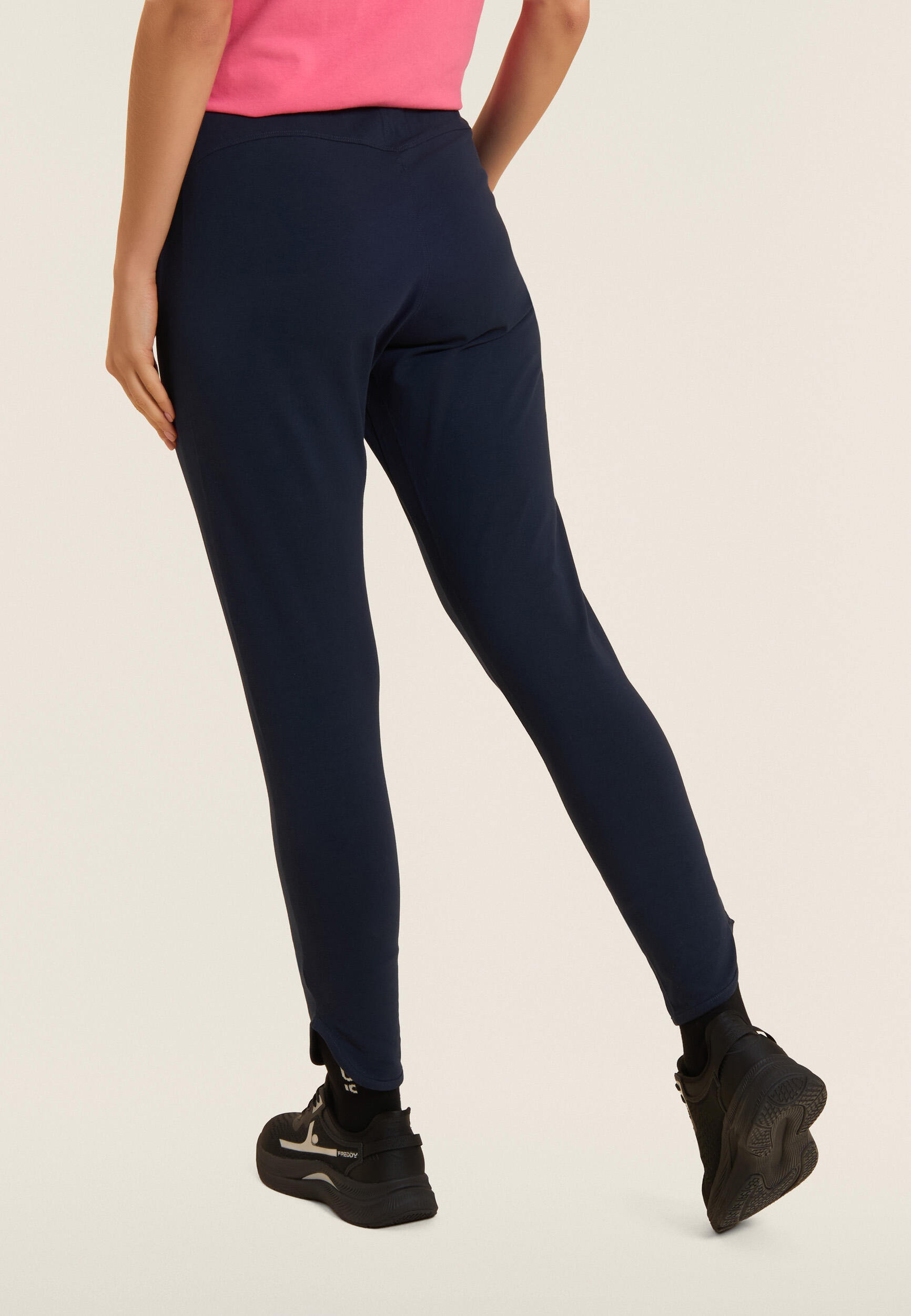 Pantaloni Sportivi Slim con Passanti e Coulisse 3/5