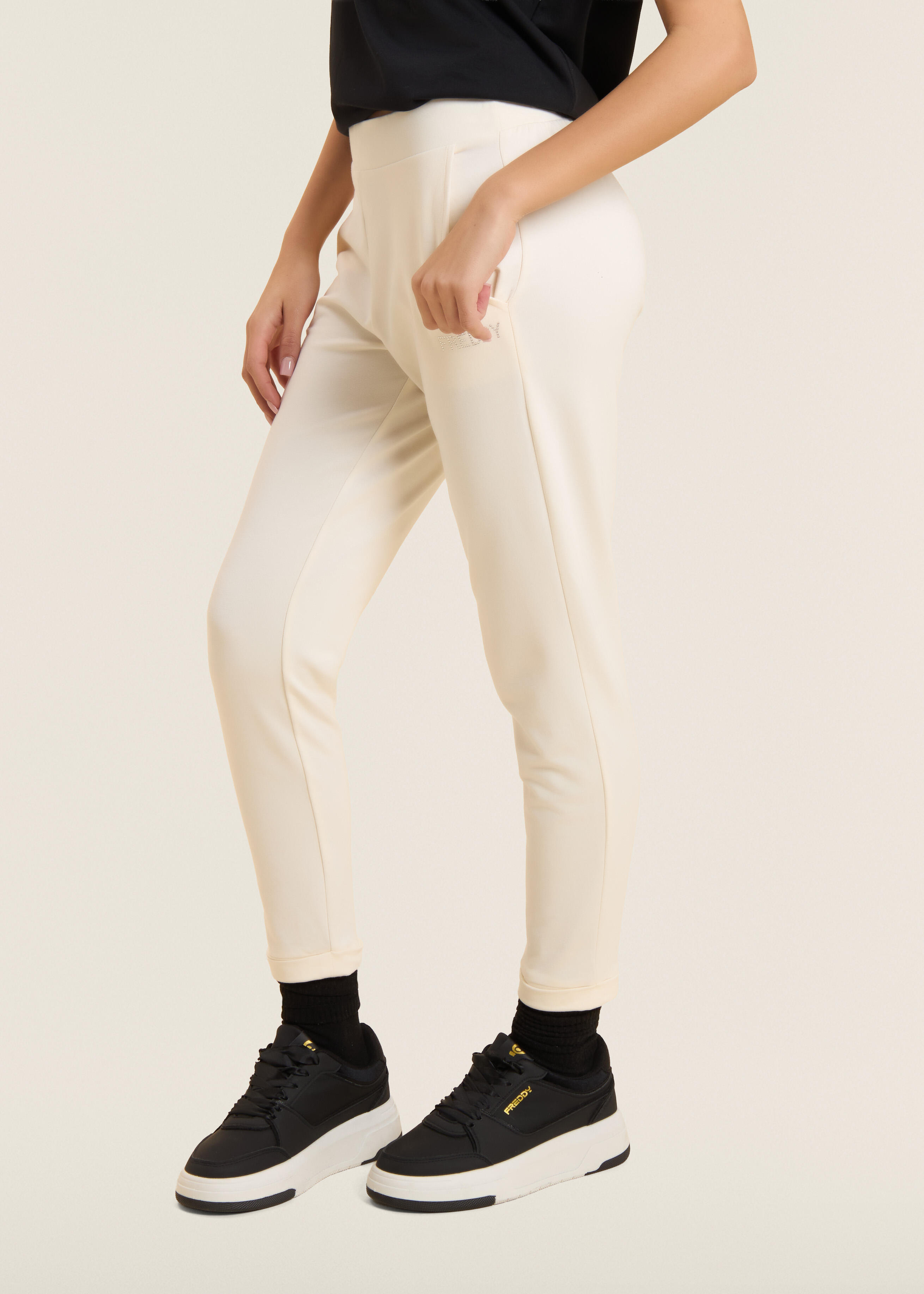 Pantalon de sport court avec revers et paillettes FREDDY 2/5