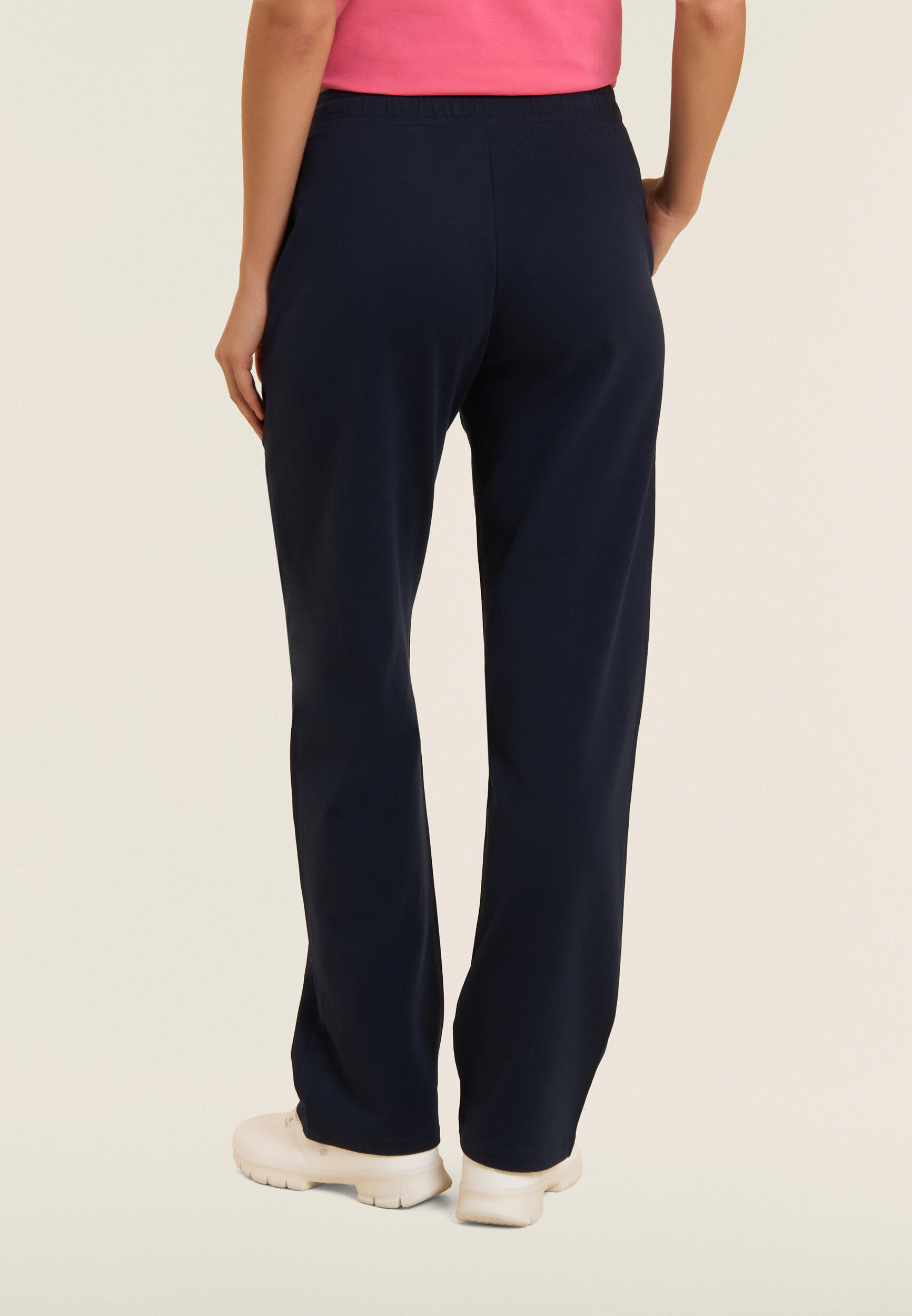 Pantalón deportivo comfort fit con pernera recta 3/5