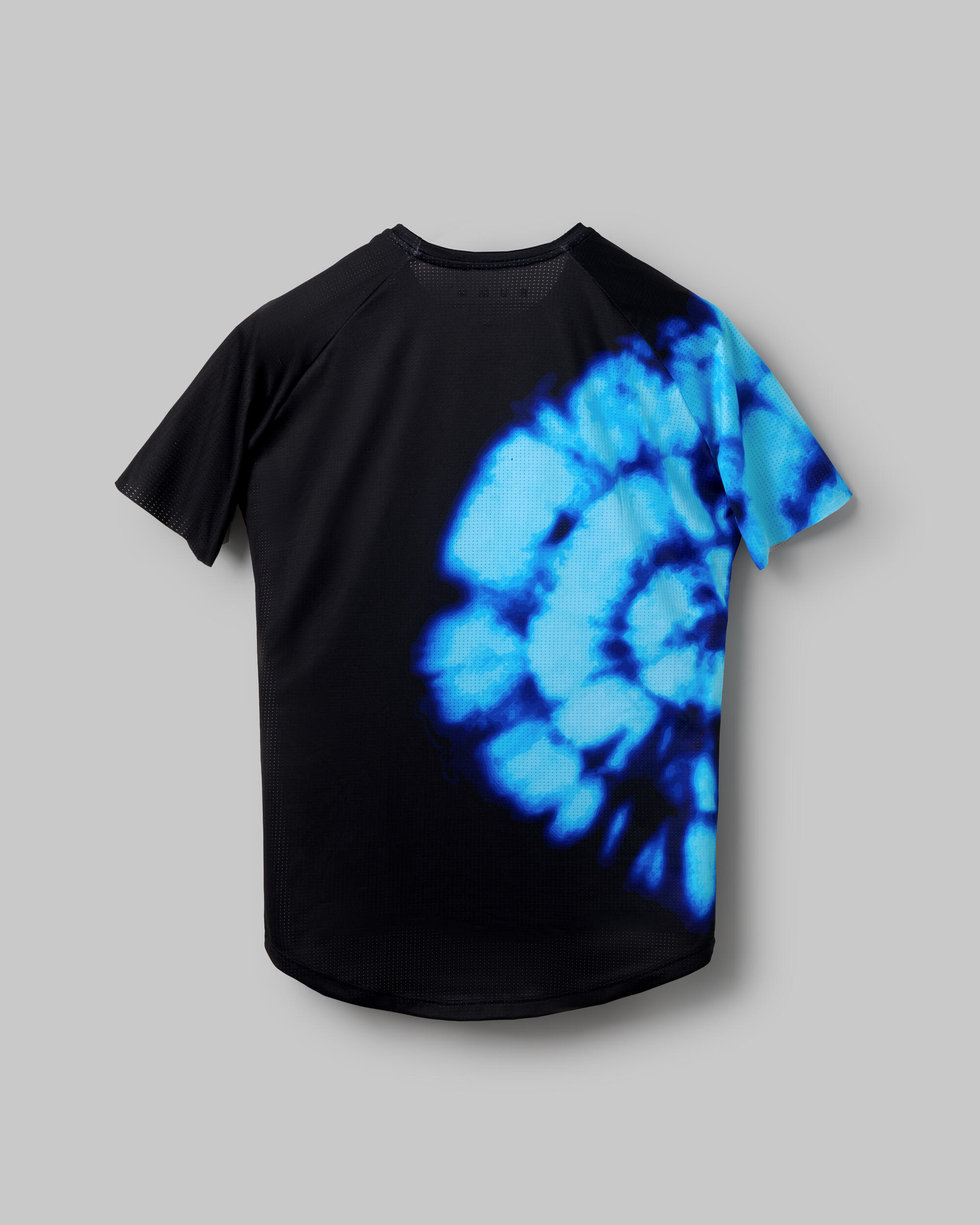T-shirt légère et respirante de trail running, séchage rapide et tissu recyclé. 2/6