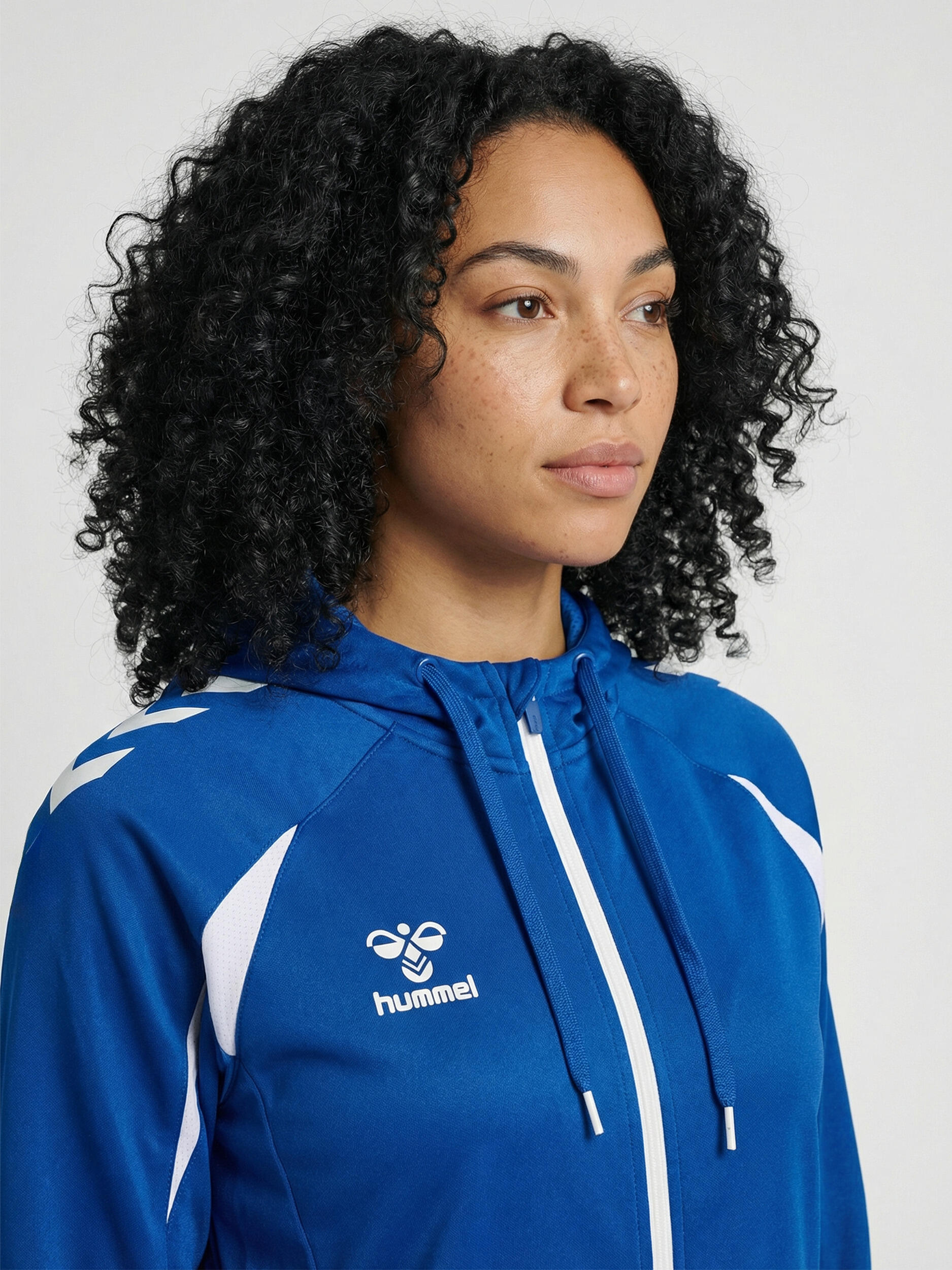 Giacca sportiva con cappuccio da donna Hummel Core 2.0 4/7