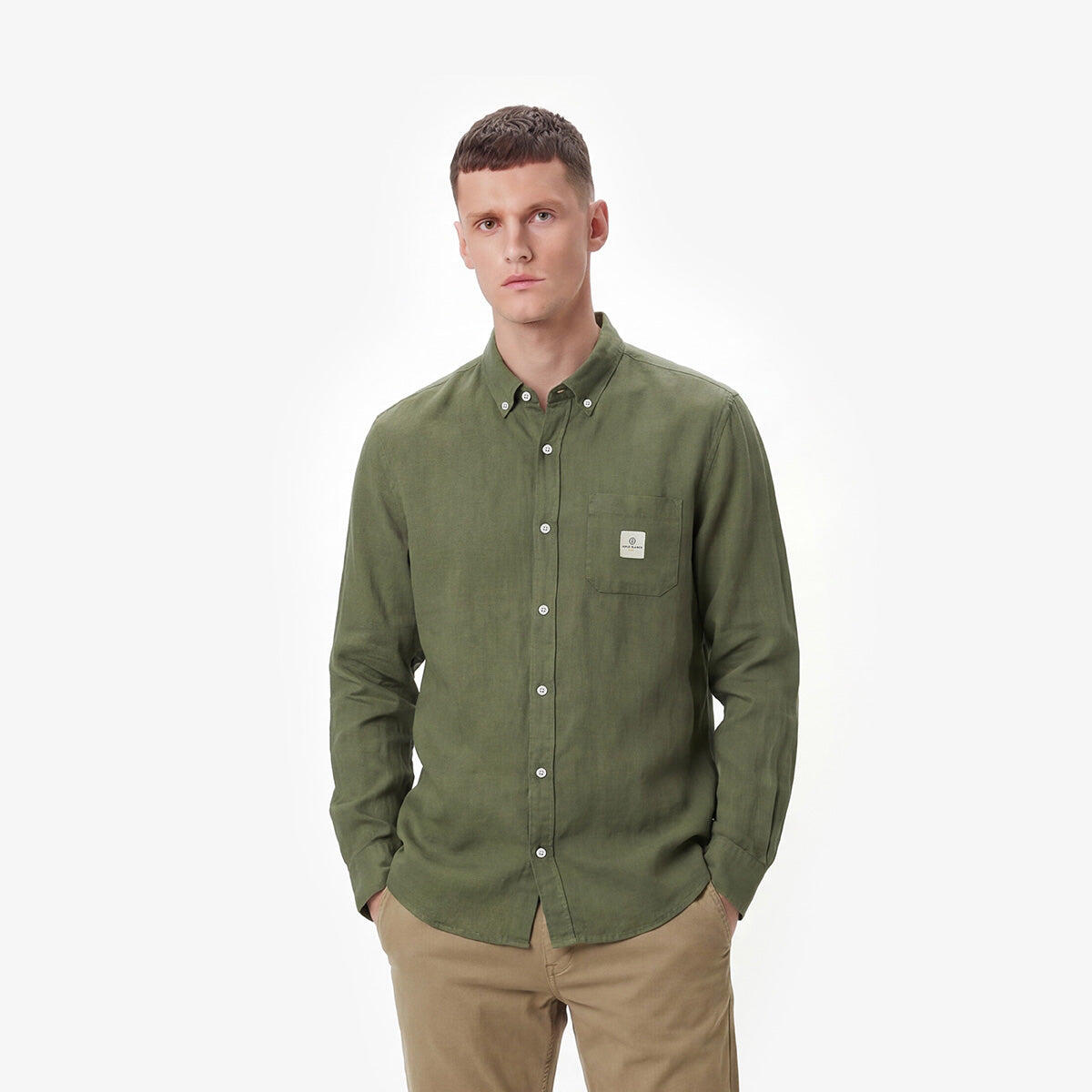 Camicia a maniche lunghe con taschino sul petto 2/5