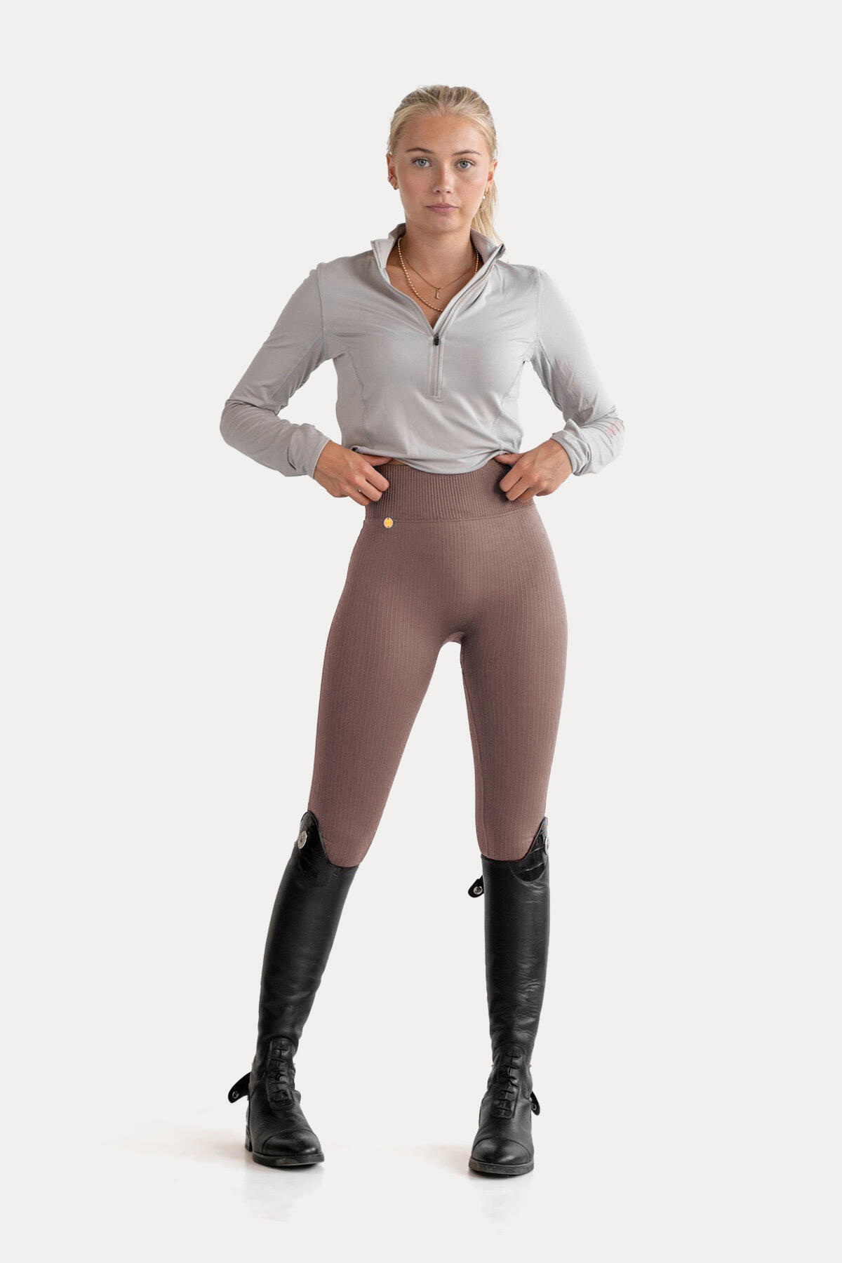 POMME EQUESTRIAN picture