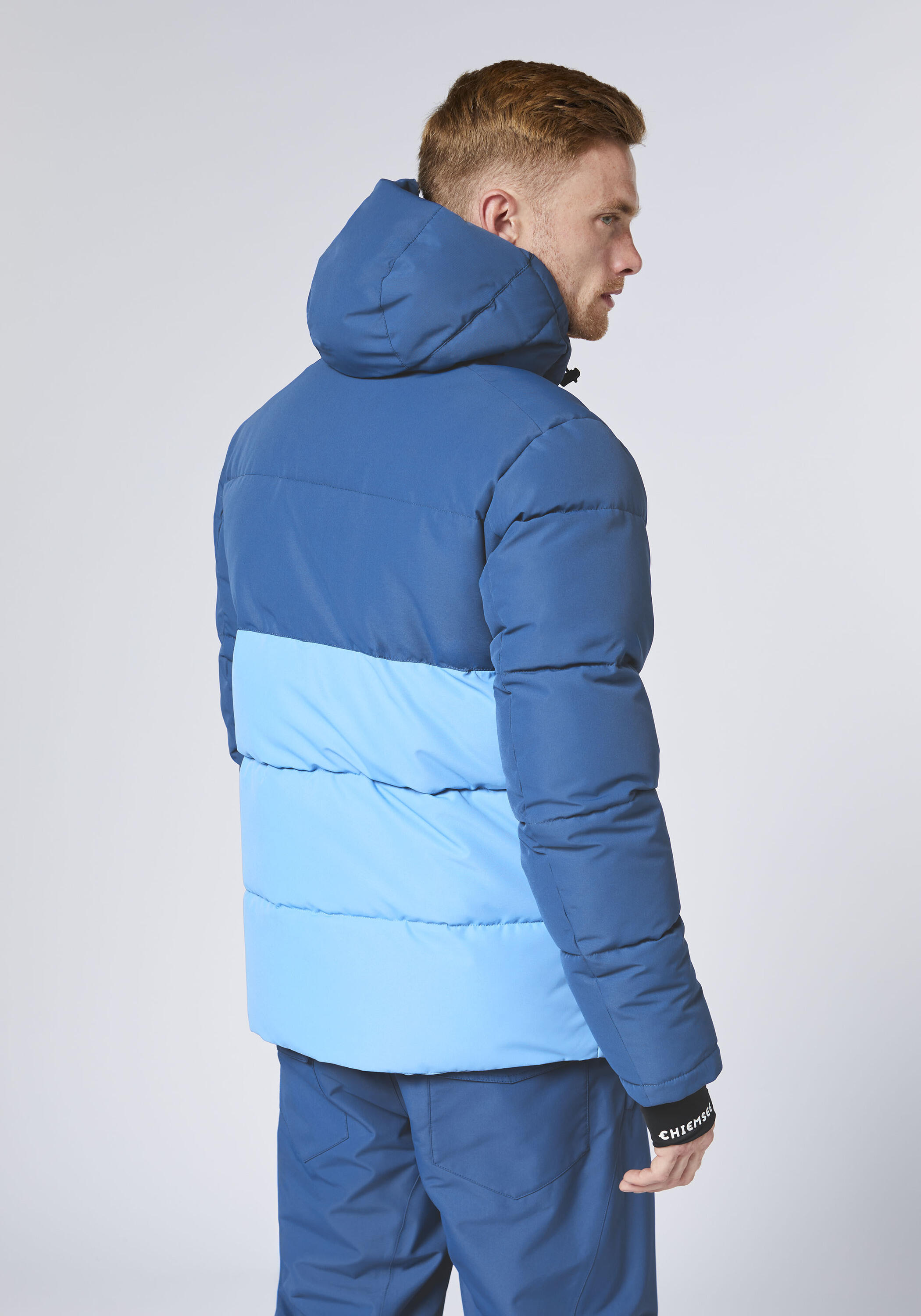Skijacke mit vielen Reißverschlusstaschen inkl. Skipasstasche 5/7