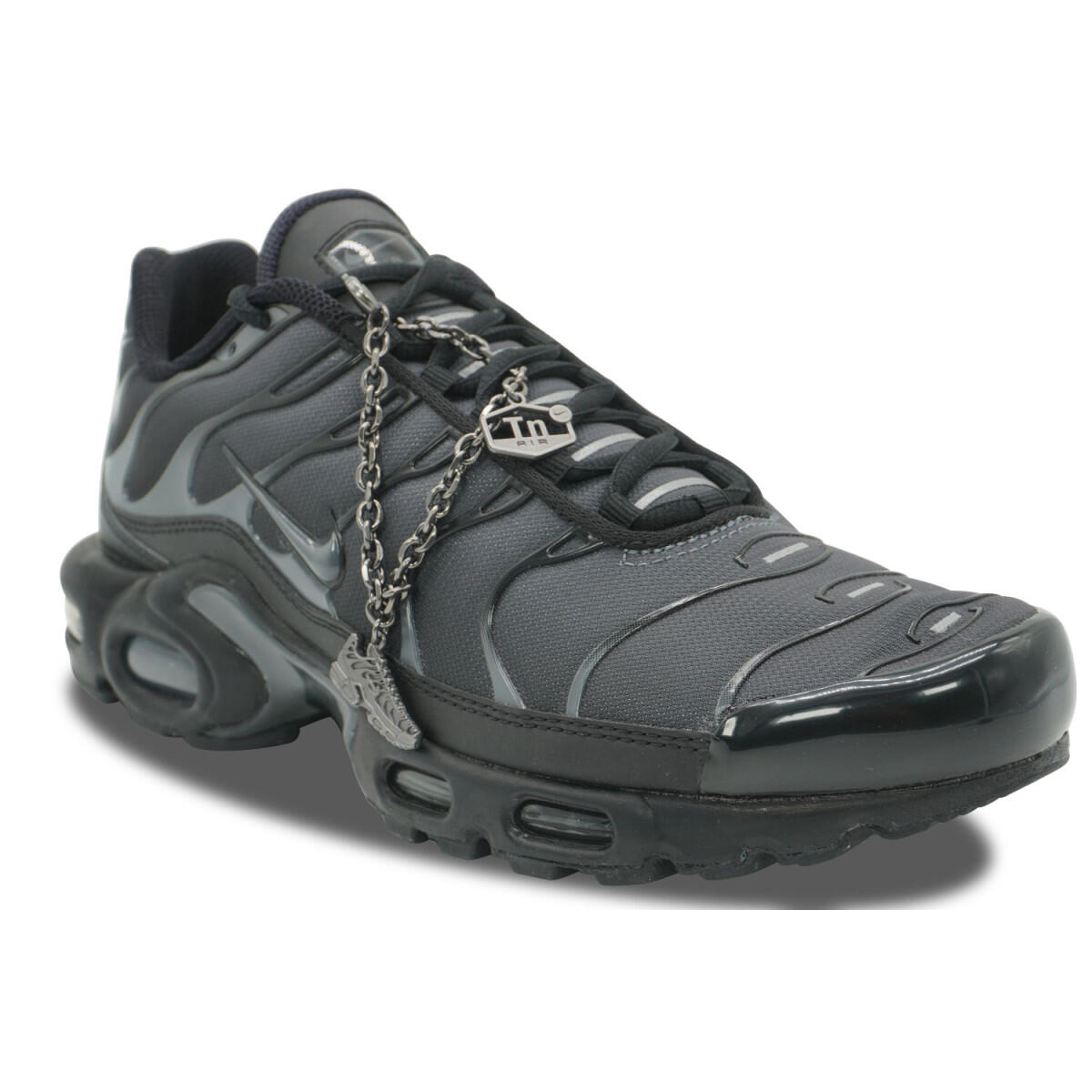Nike Air Max Plus TN Black Metallic Silver 2/4