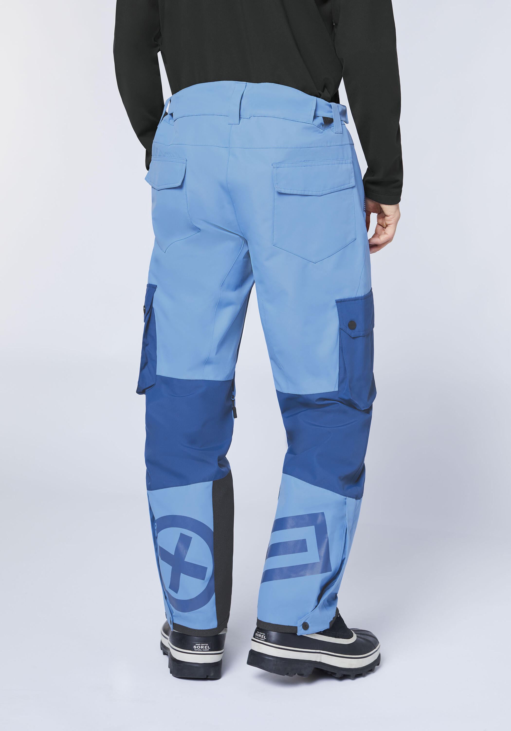 Skihose mit Belüftungszippern, Schneefang und viel Stauraum 5/7