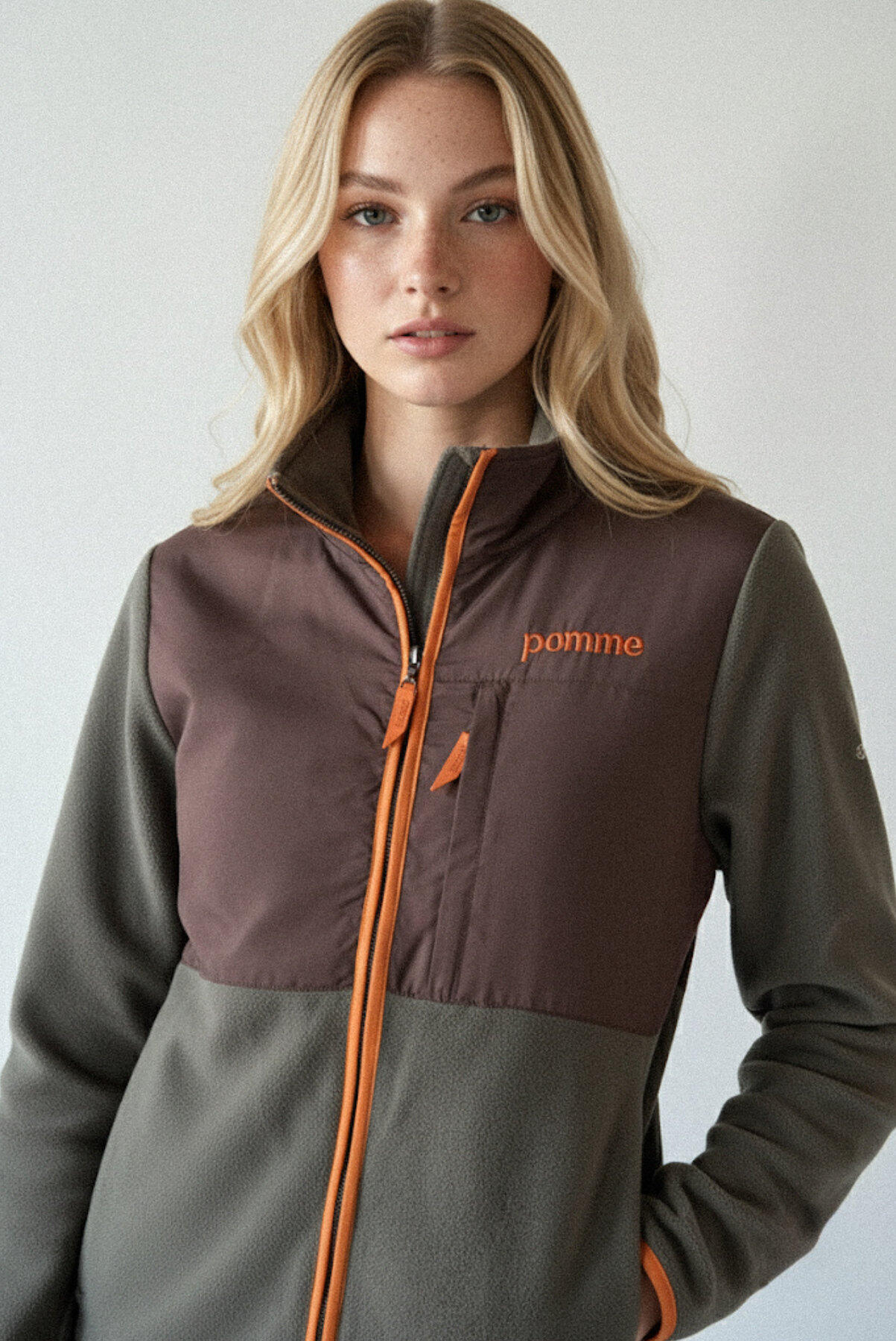 Chaqueta Bonnie, color oliva noche 1/7