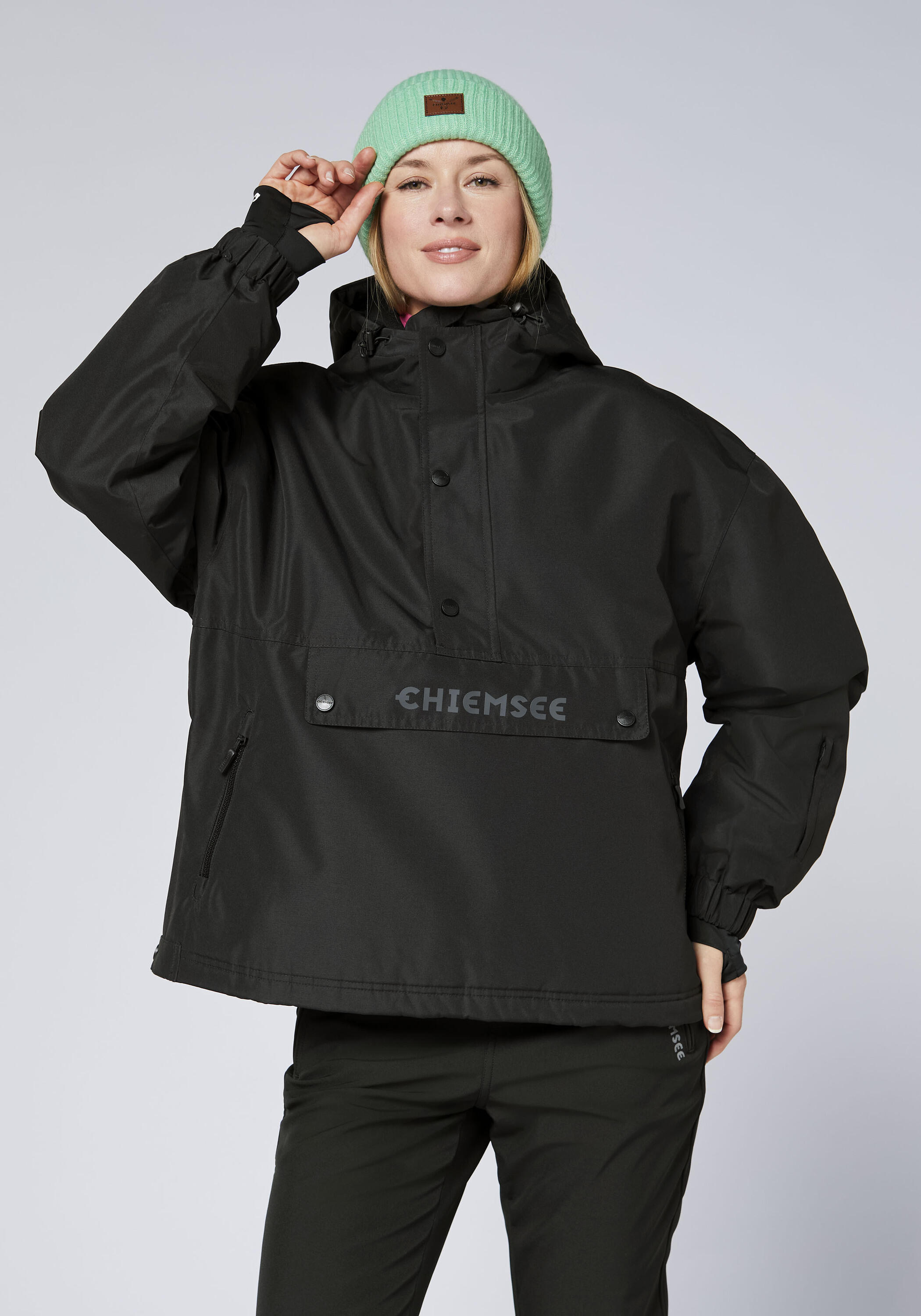 Jacke mit großer Front-Reißverschlusstasche und Flap 3/7