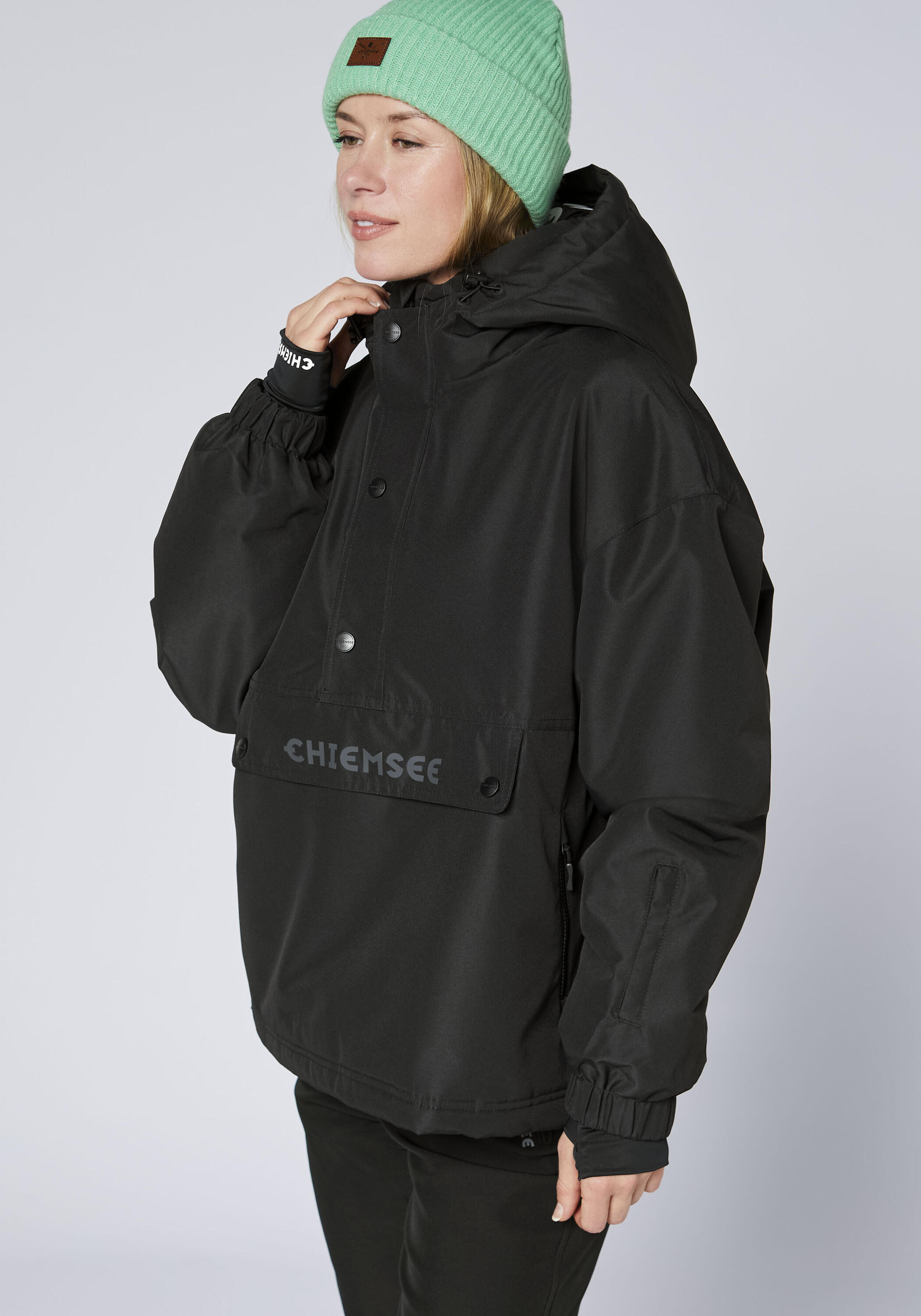 Jacke mit großer Front-Reißverschlusstasche und Flap 6/7
