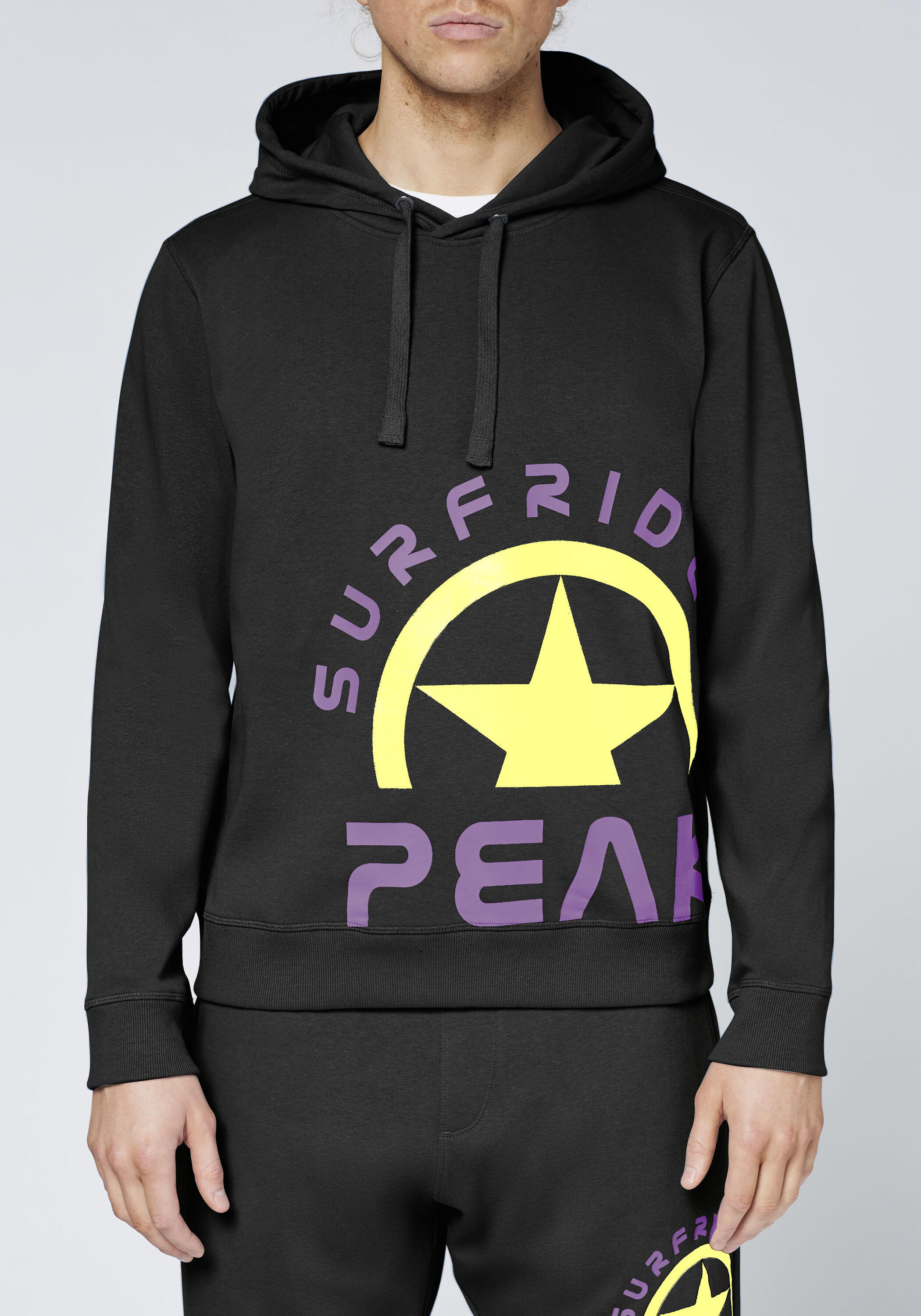 Kapuzenpullover im freshen Farbdesign mit Print 3/7