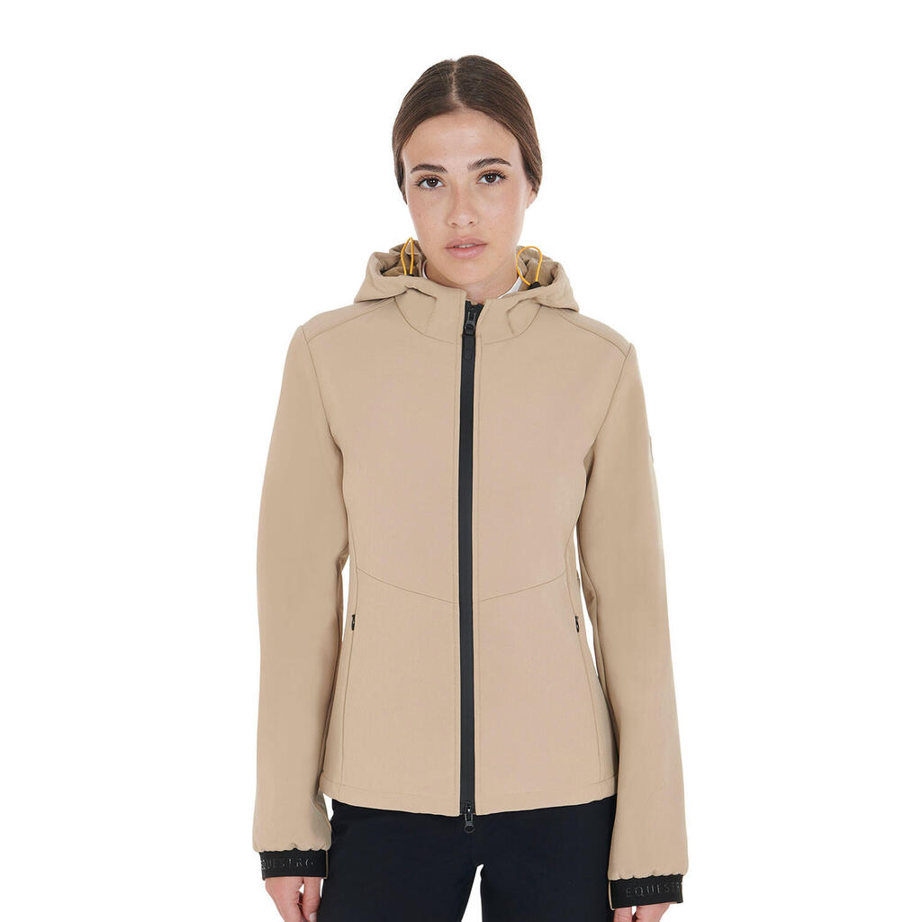 Slim fit women's softshell jacket with hidden pockets