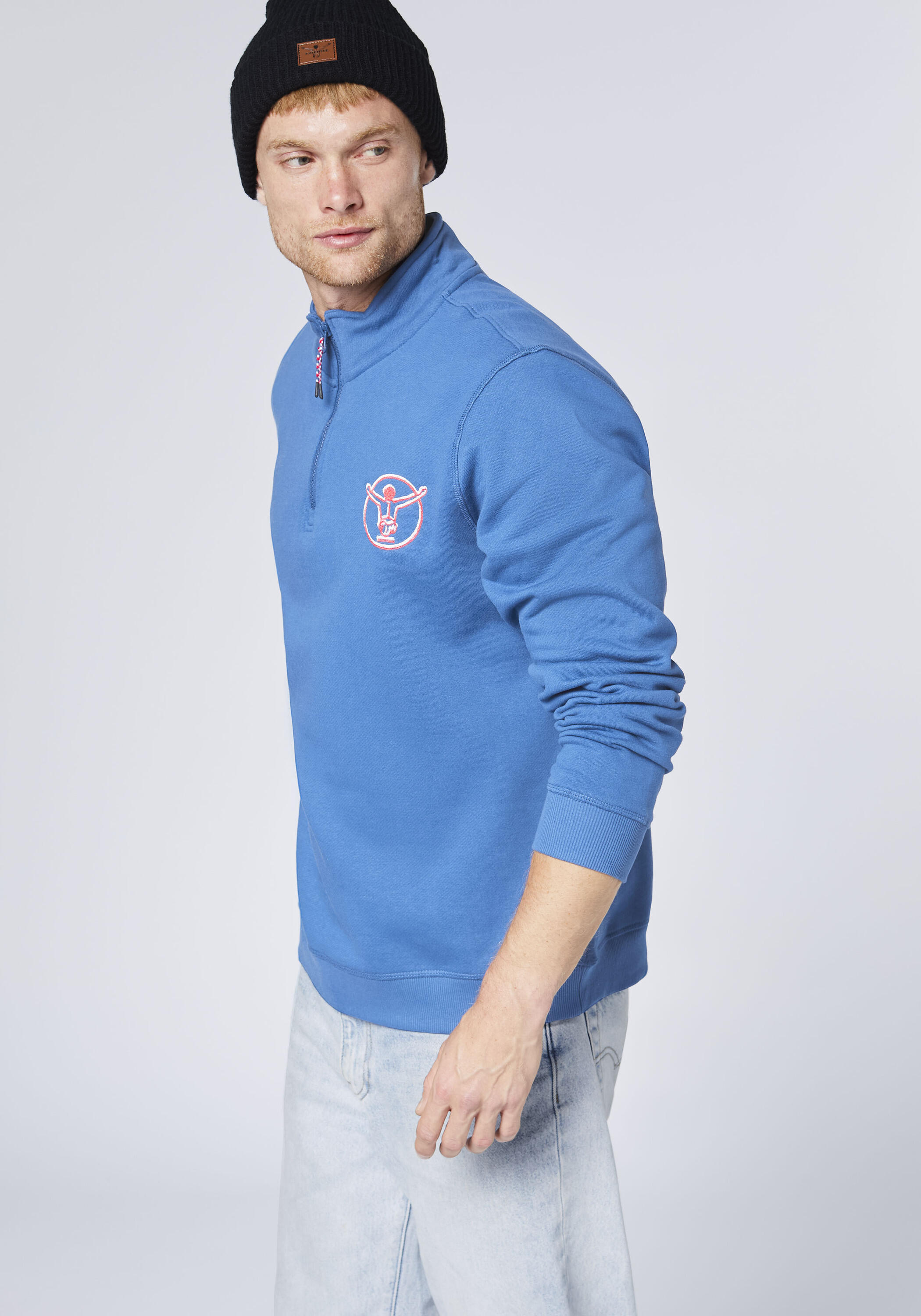 Sweatshirt mit gestickten Logo auf der Brust 6/7
