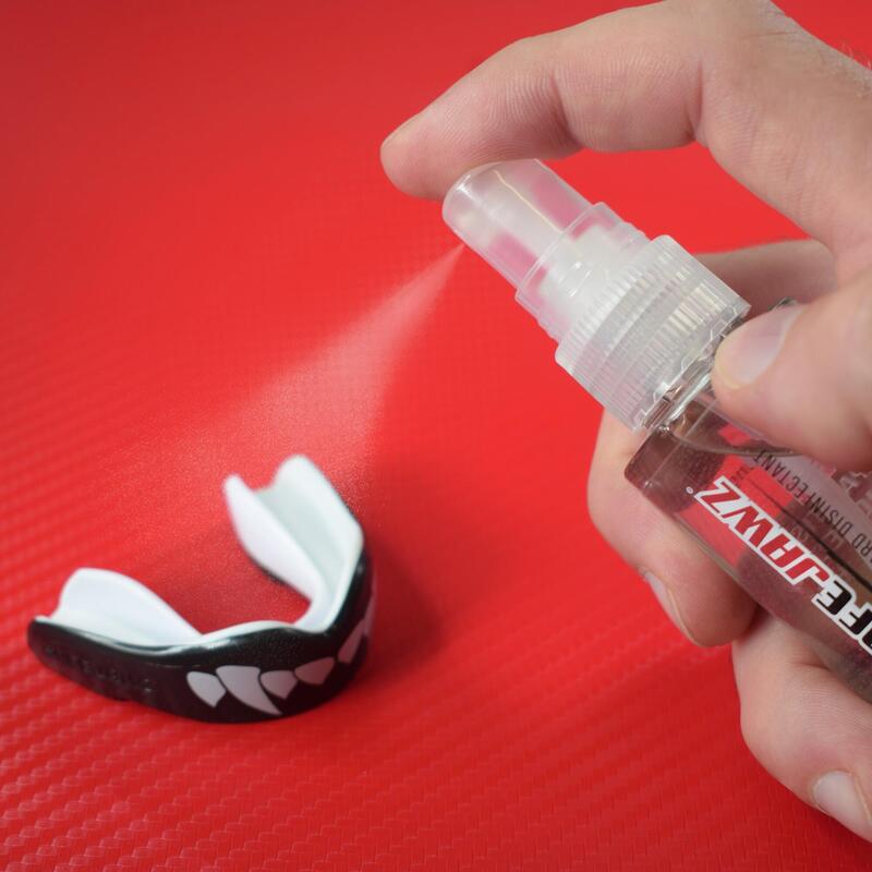 Spray  dezinfectant pentru proteza dentara