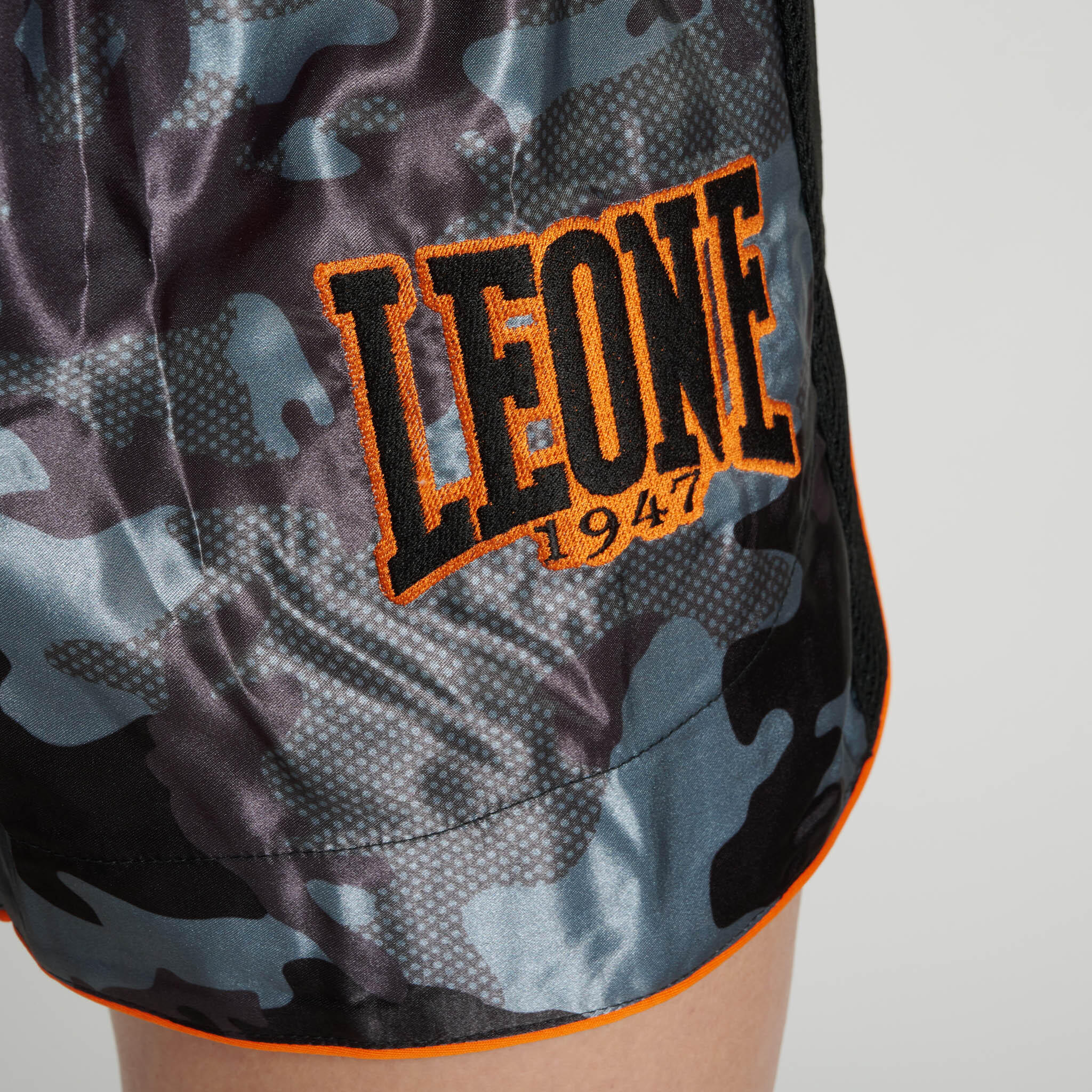 Leone1947 Pantalón Kick Thai CAMO FIGHT gris L 3/4