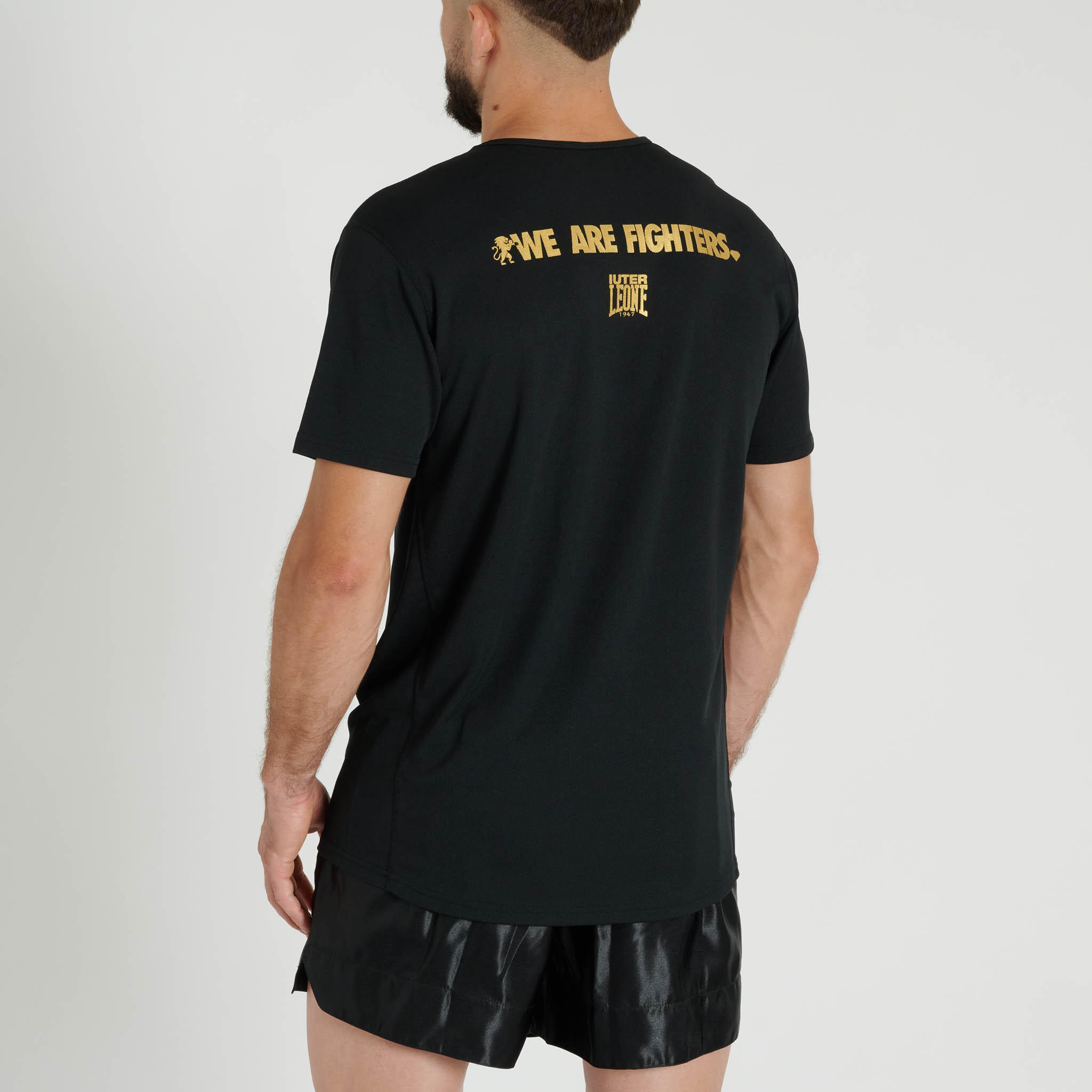 Camiseta LEONE x IUTER manga corta negra S 2/4