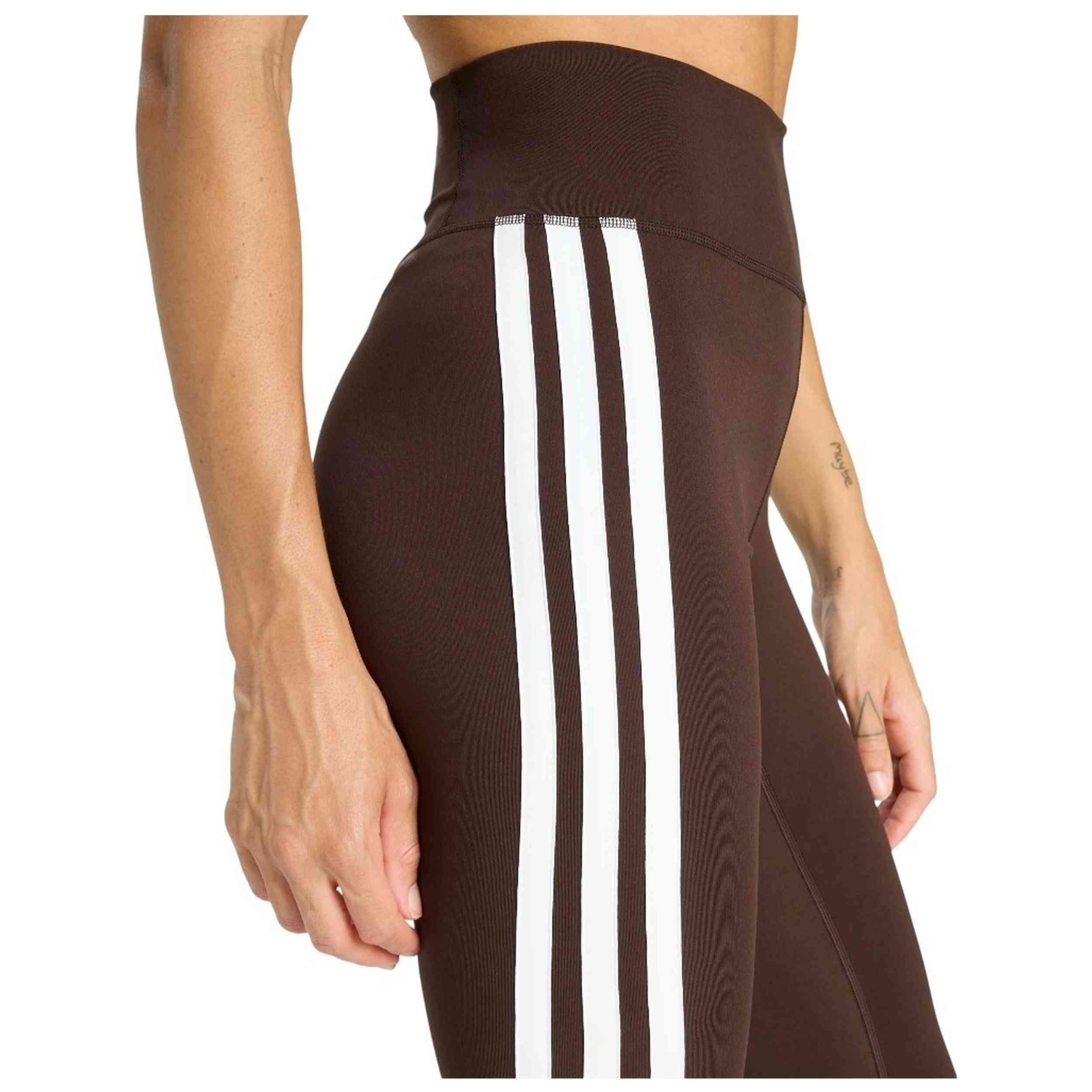 Collants de sport Adidas modèle KC2947 pour femmes 4/4