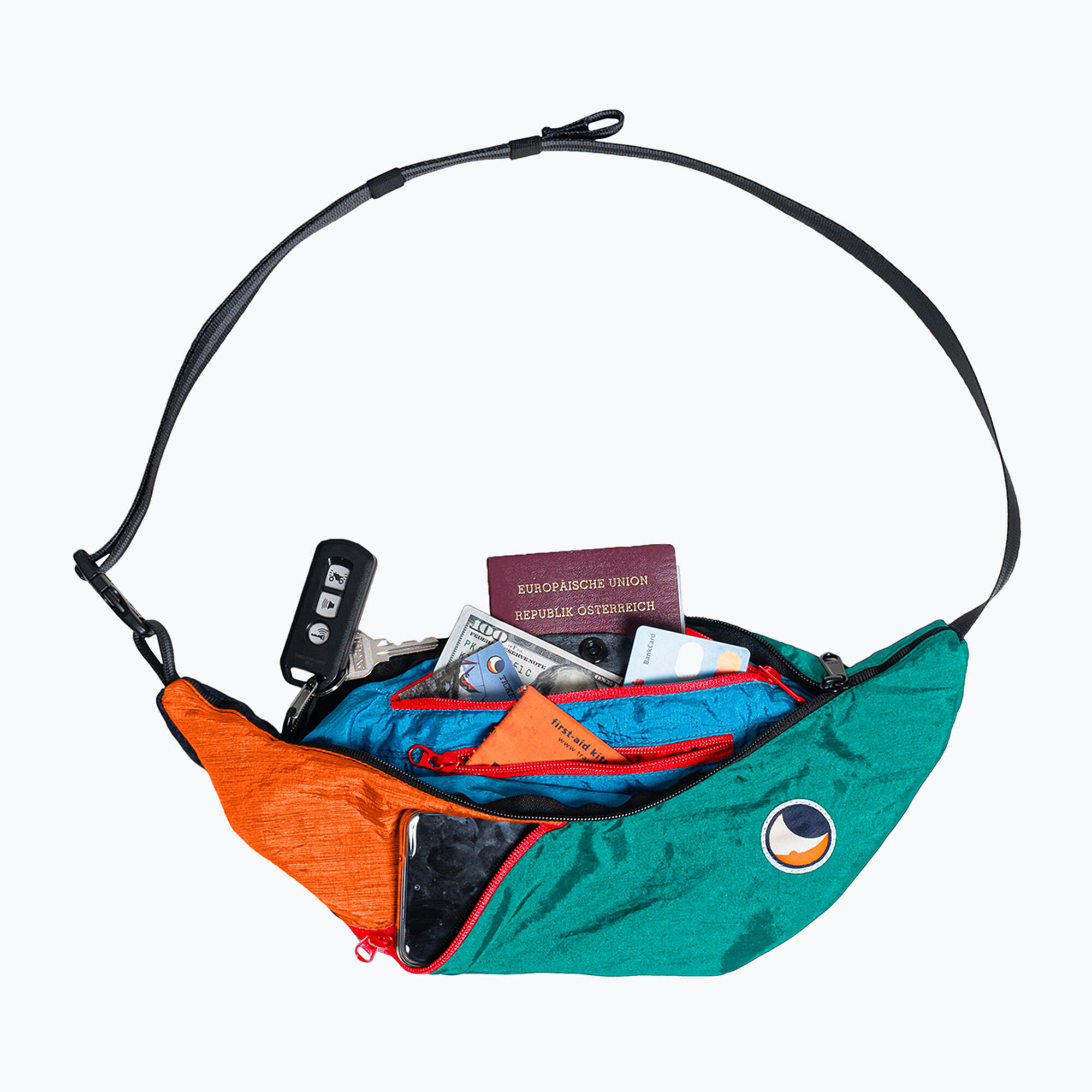 Saszetka na ramię Ticket To The Moon Upcycled Sling 3/7