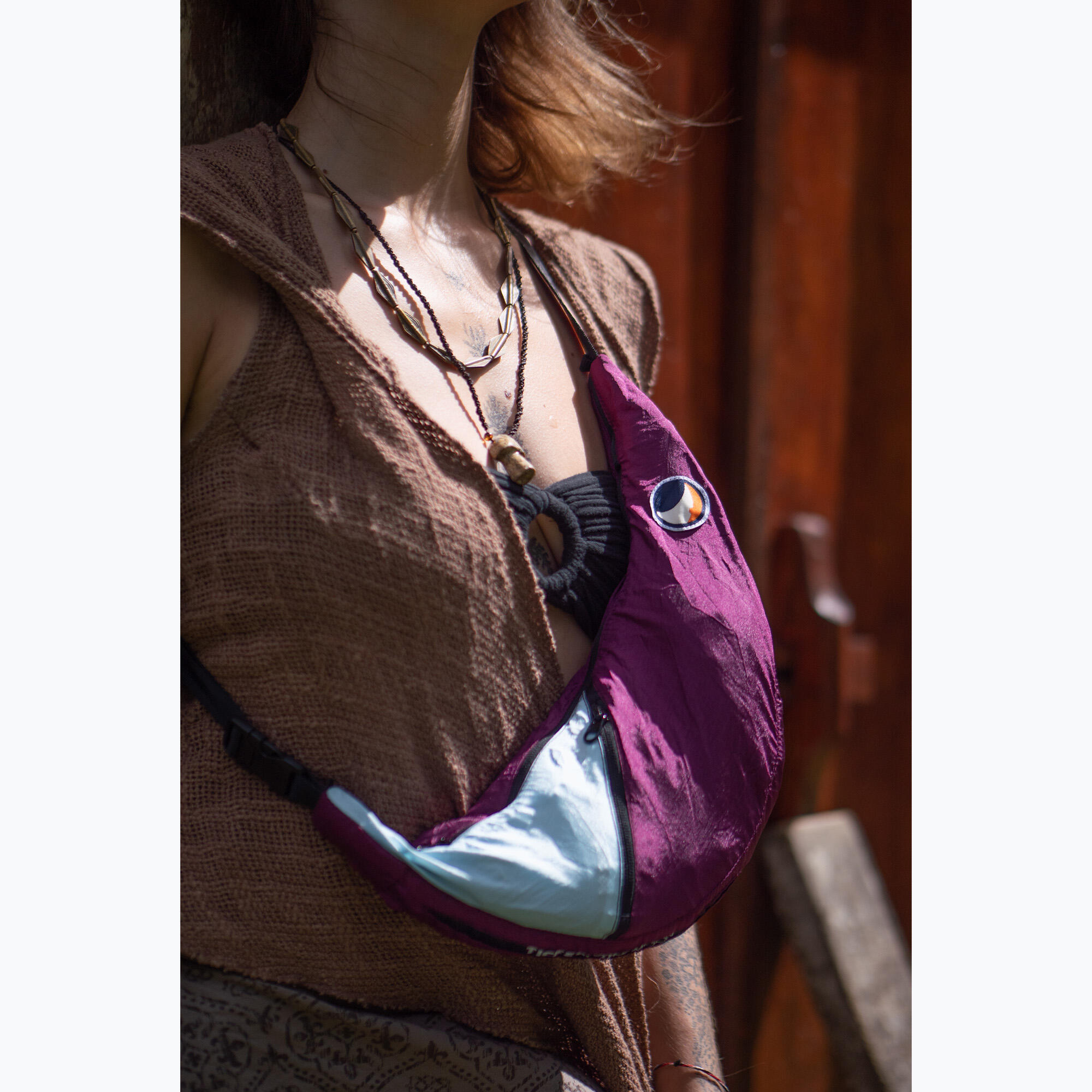 Saszetka na ramię Ticket To The Moon Upcycled Sling 7/7