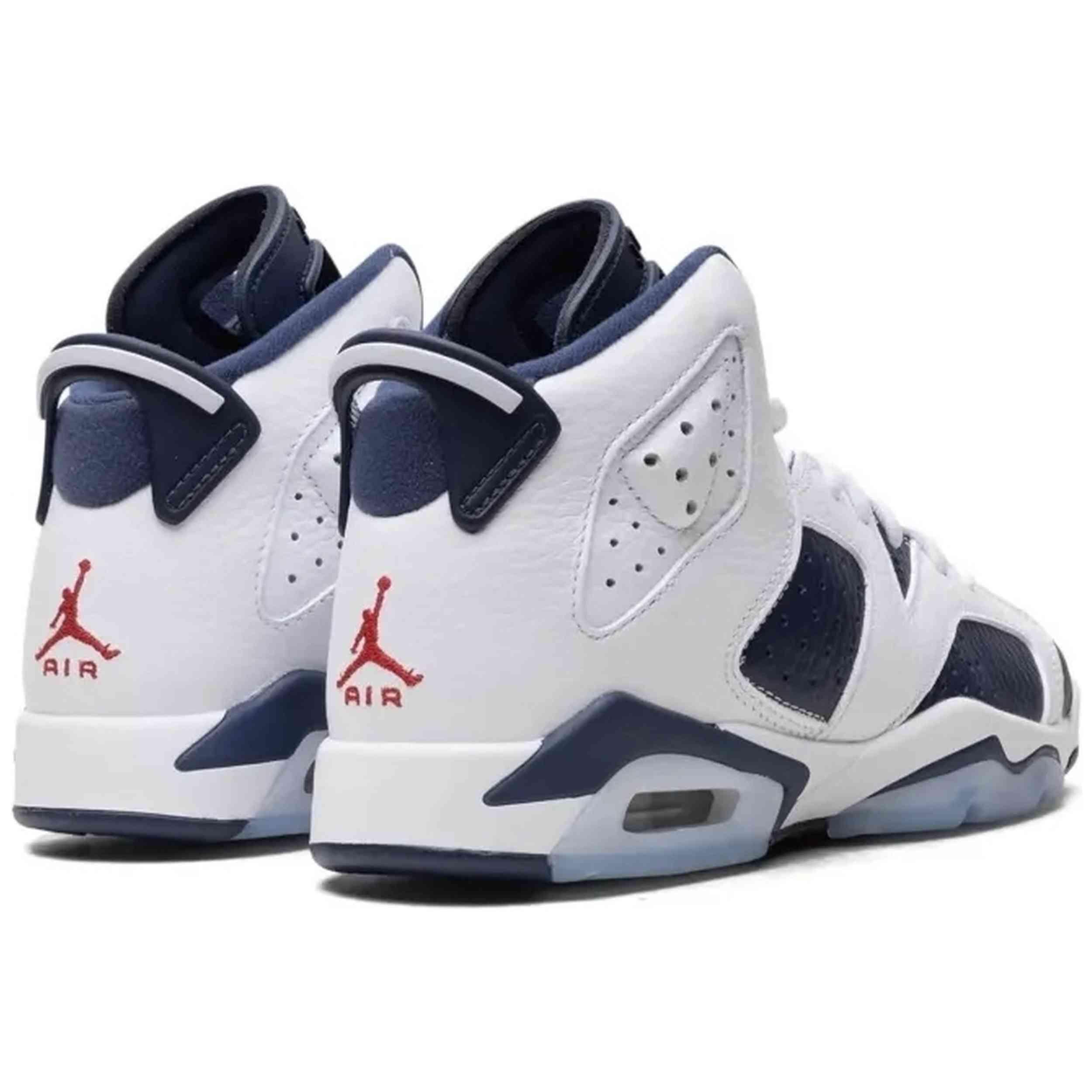 Sapatilhas Jordan modelo 384665 164 para mulheres 2/5