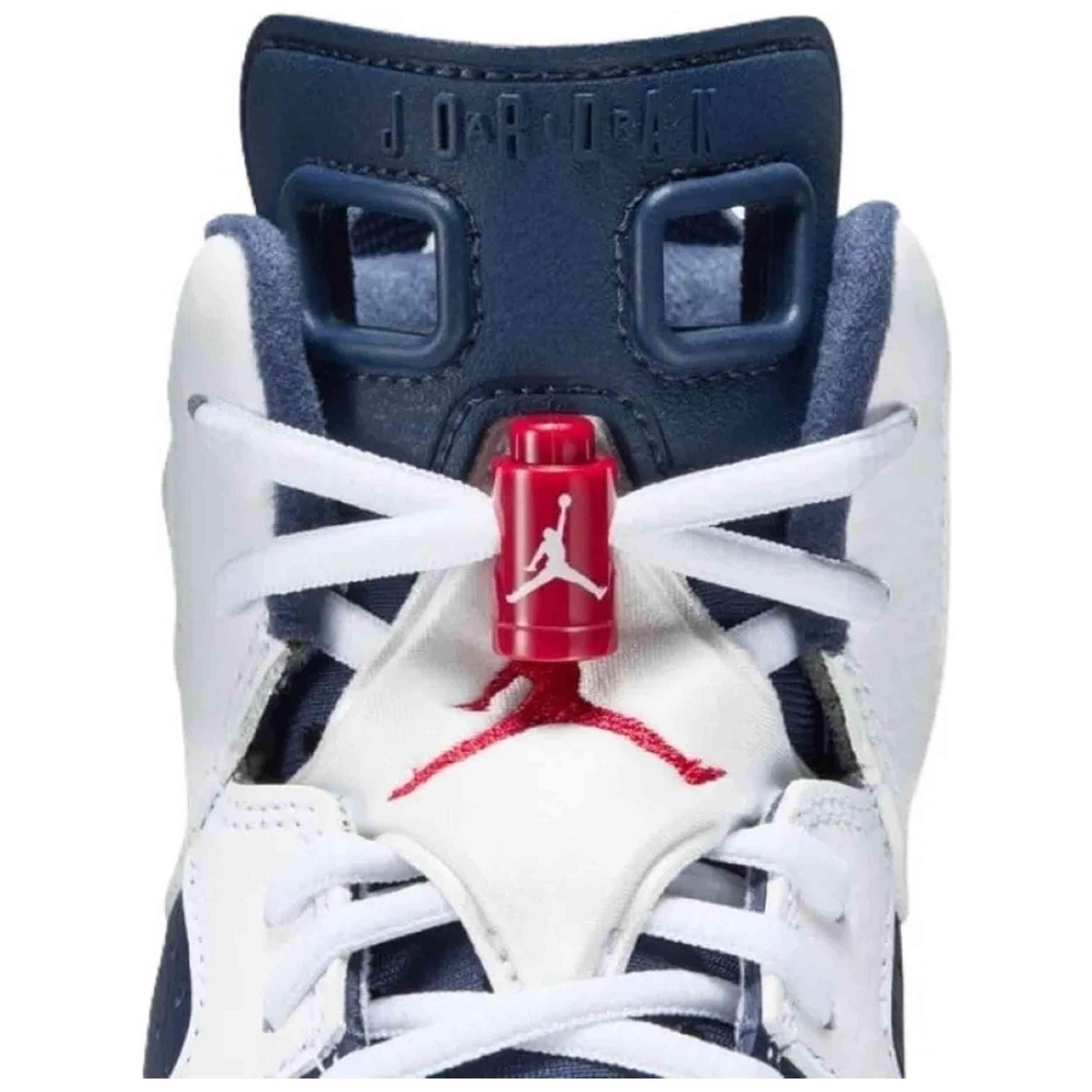 Sapatilhas Jordan modelo 384665 164 para mulheres 4/5