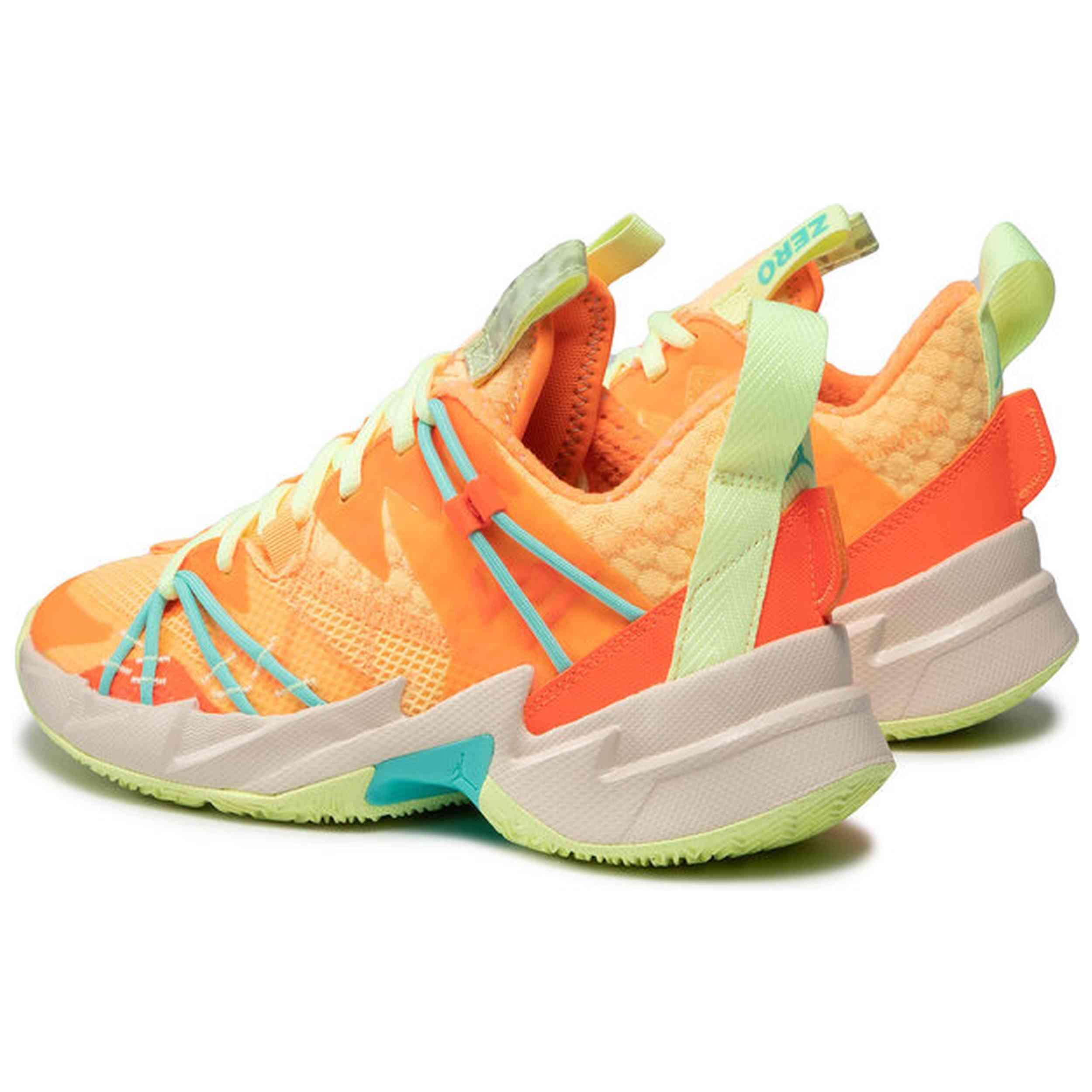 Basketbalschoenen Jordan model CN8107-800 voor jongens 3/5