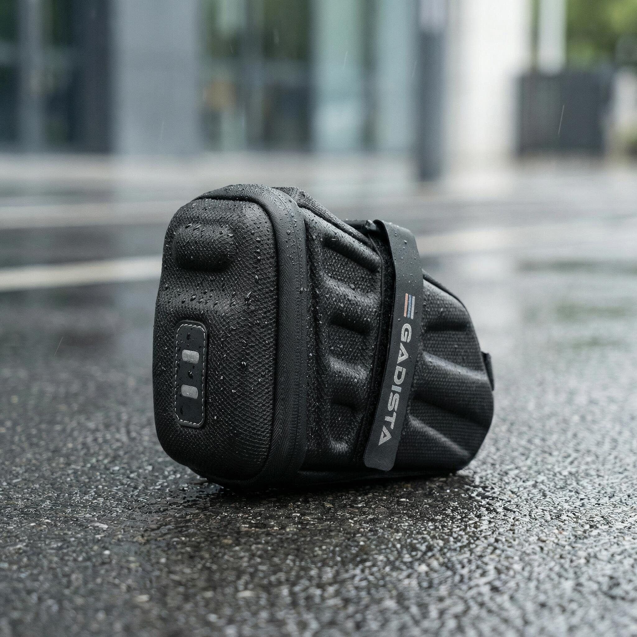 Sacoche de Selle Imperméable Coque Semi-rigide 0,5 L 4/8