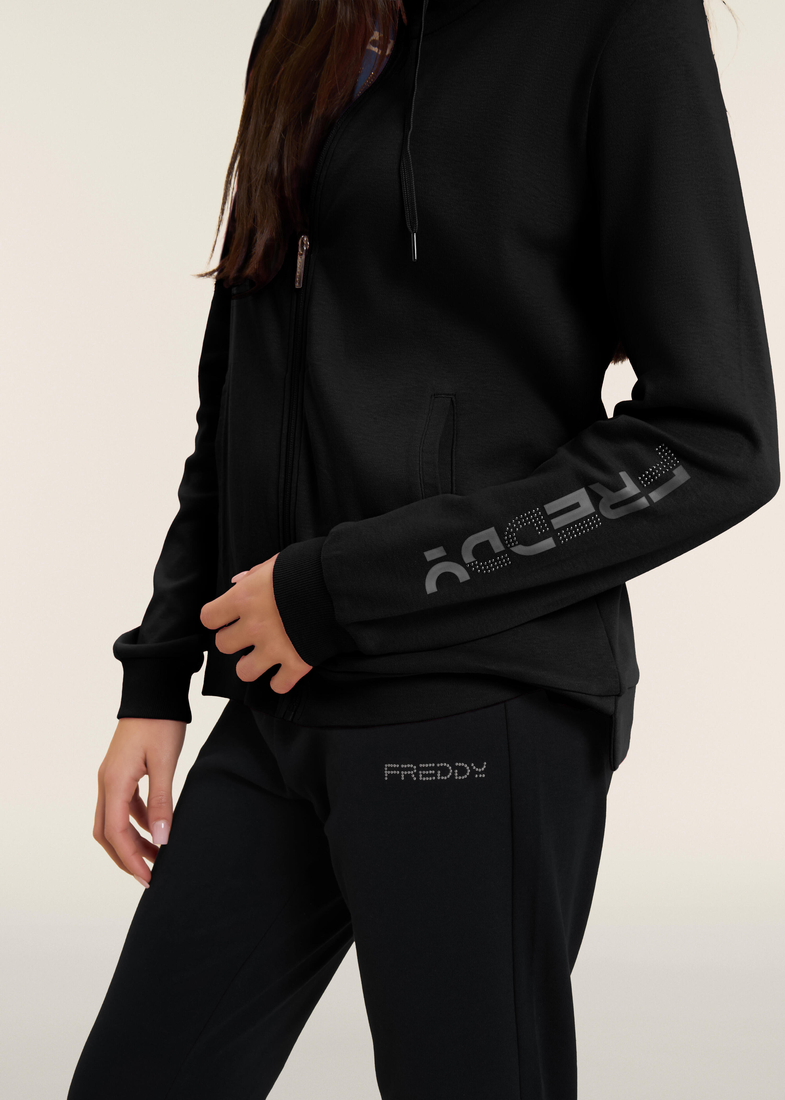 Jumpsuit met ritssluiting en hoge kraag, logo met parels op de mouw 5/6
