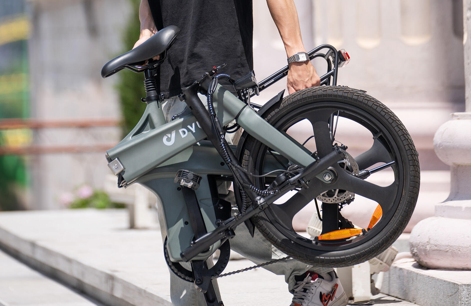 DYU T1 Ebike urbana compatta da 20" 6/7